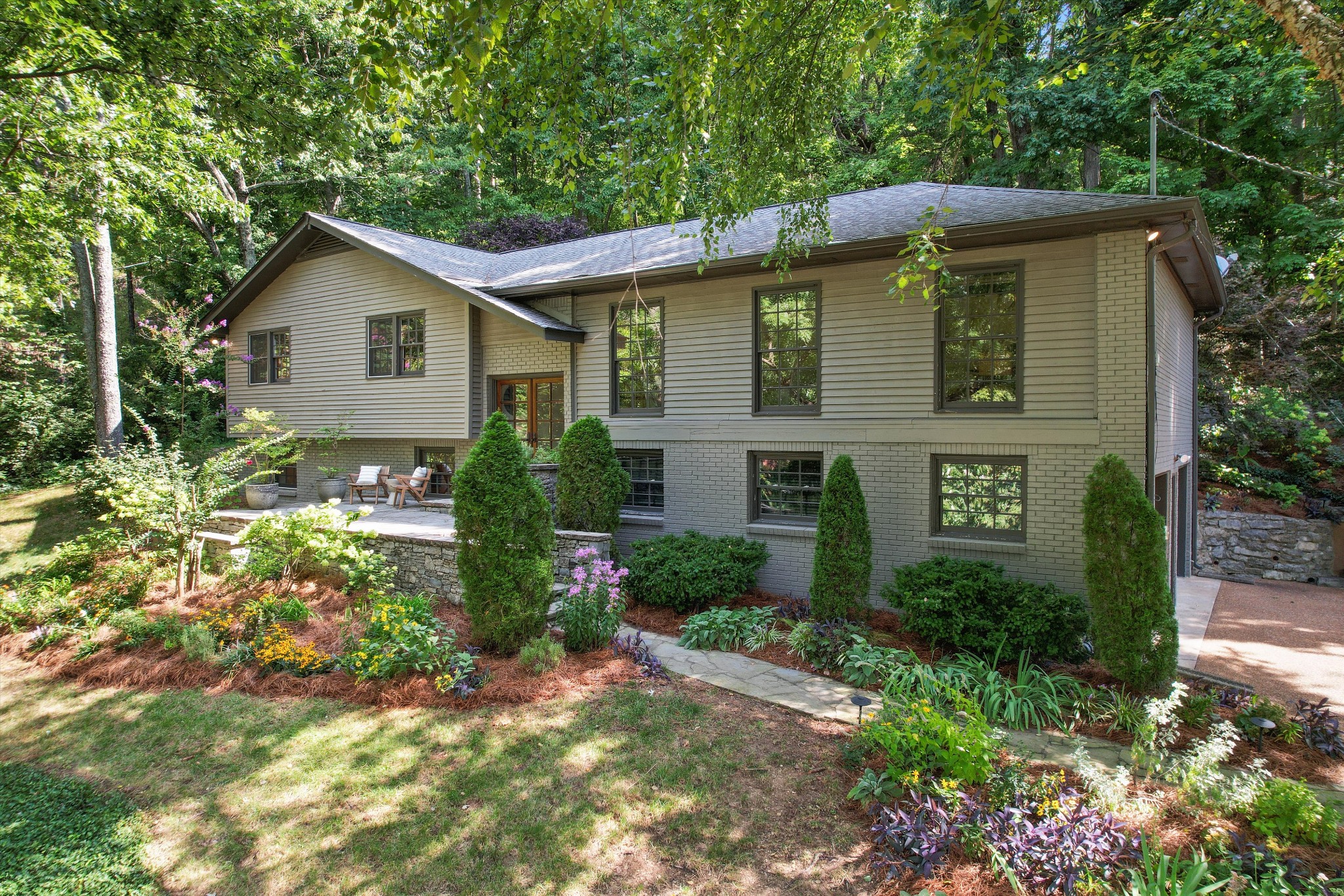 View Nashville, TN 37215 house