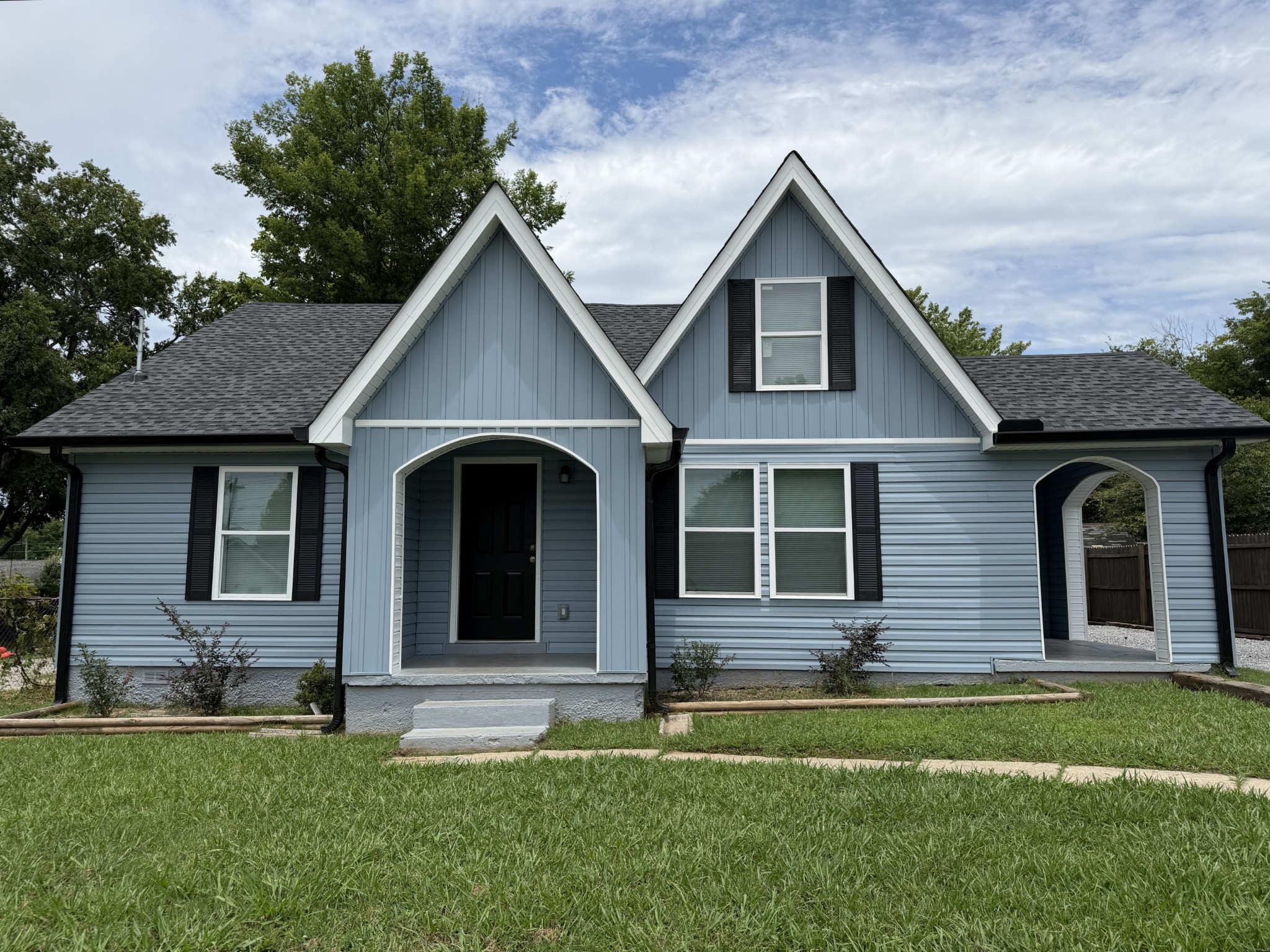 Photo 1 of 17 — 305 Carney St, Shelbyville, TN 37160
