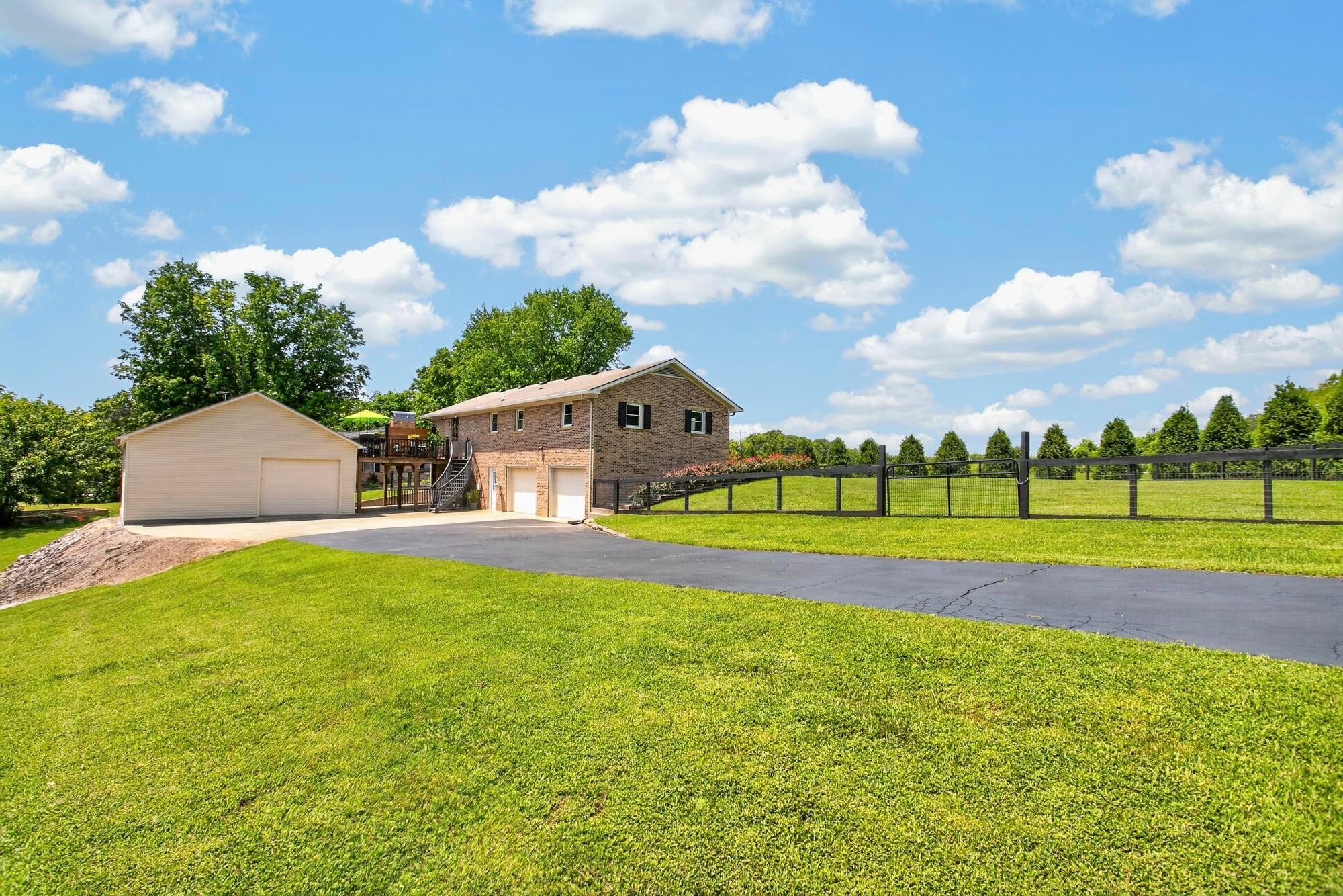 2152 Nashville Hwy N