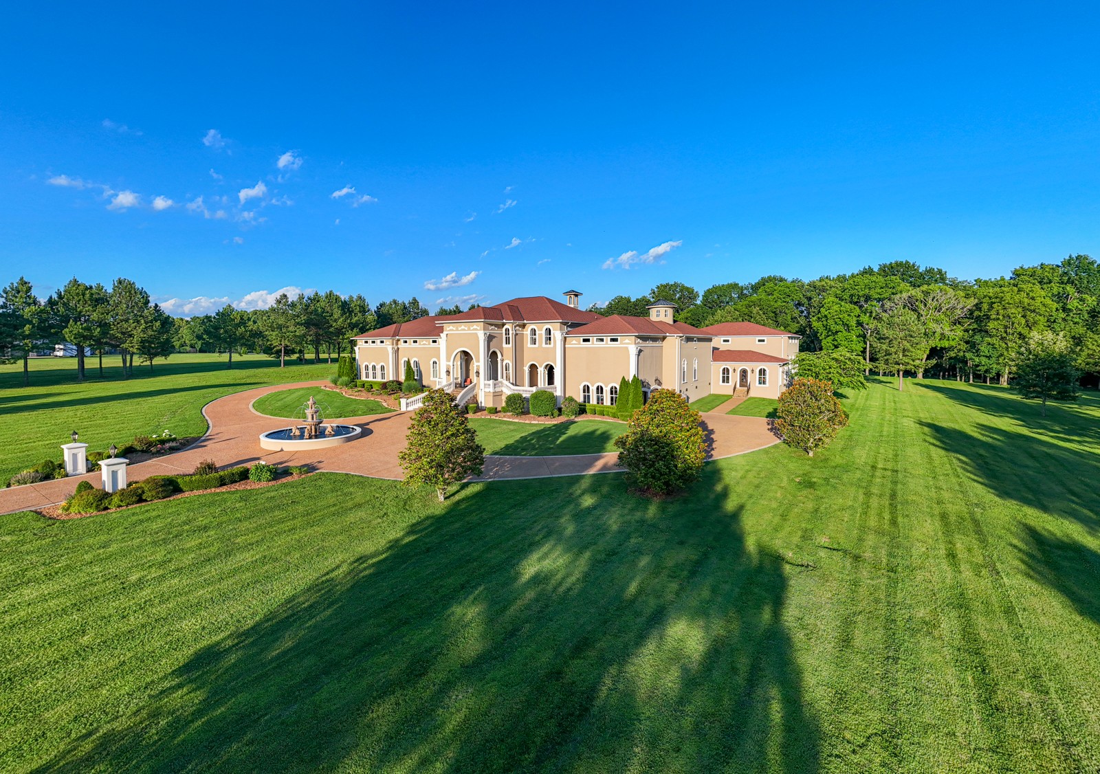 4212 Two Rivers Ln