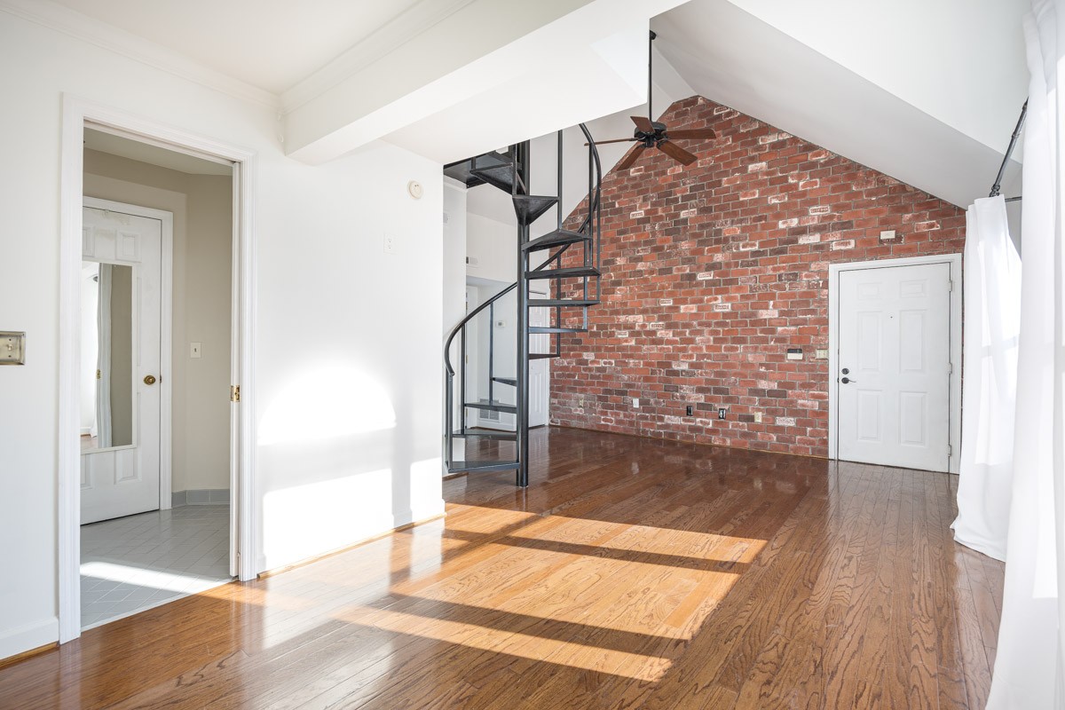 654 President Ronald Reagan Way