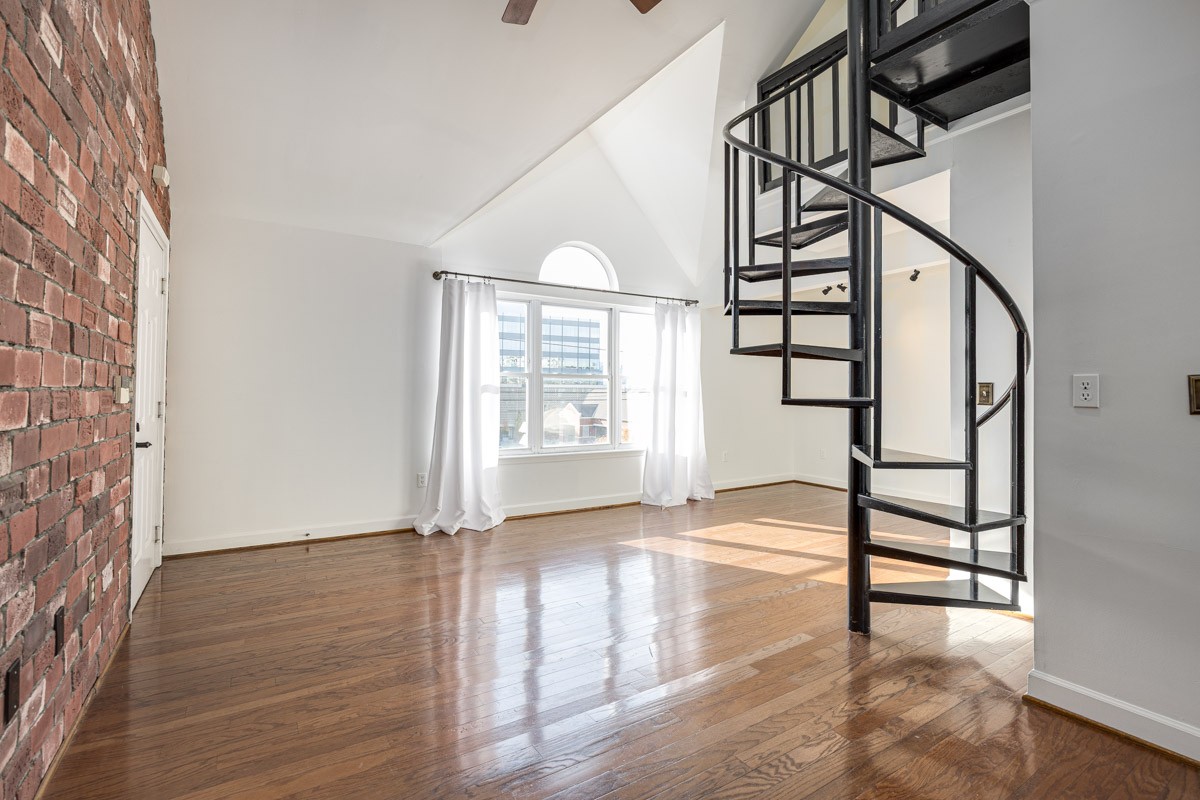 654 President Ronald Reagan Way