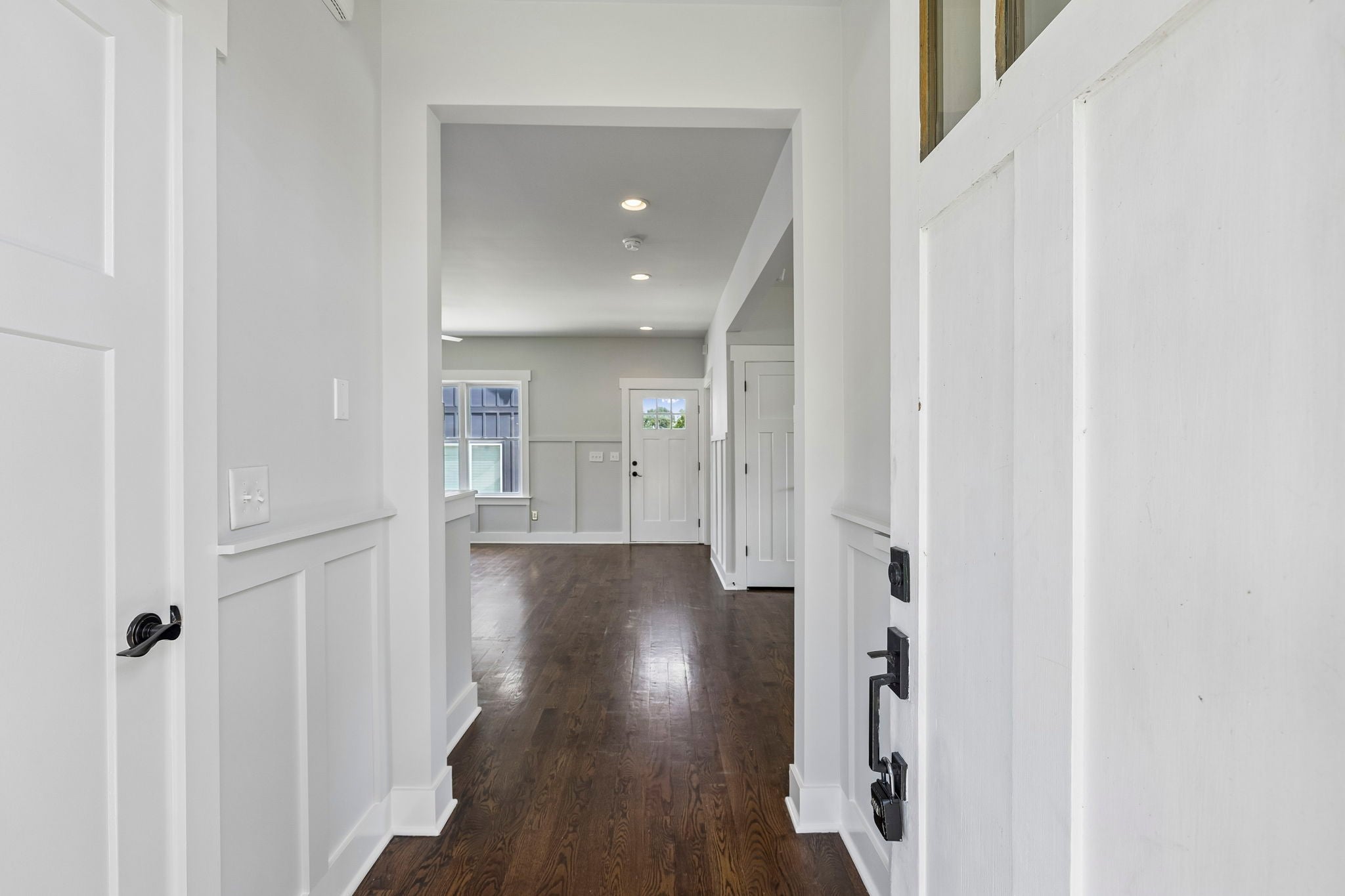 3-bed condo for sale in Nashville, TN 37218, 2136a Buena Vista Pike 2136a Buena Vista Pike, Nashville TN 37218 3-bed condo, photo 3 of 31