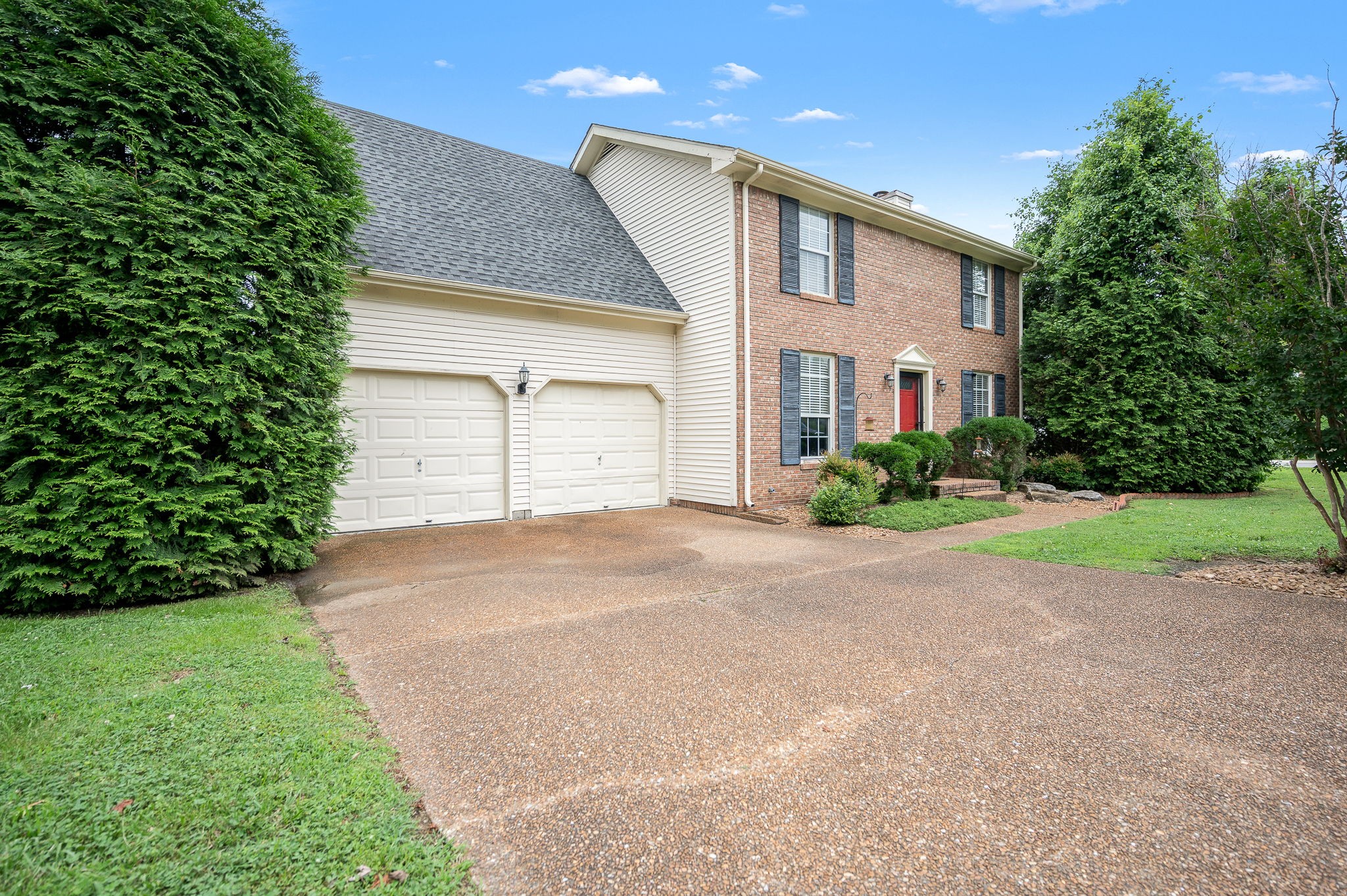 1200 Springwood Dr