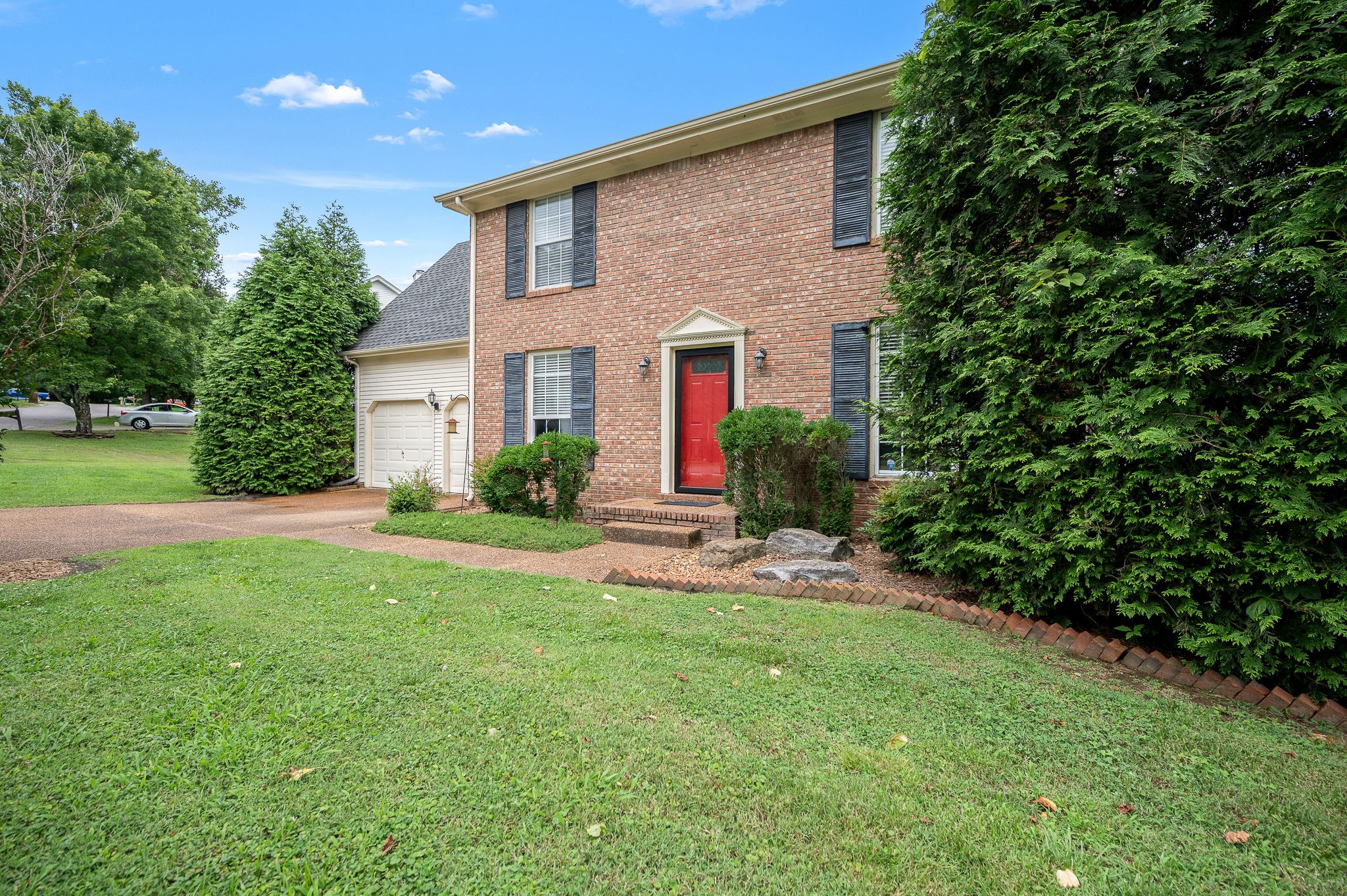 1200 Springwood Dr