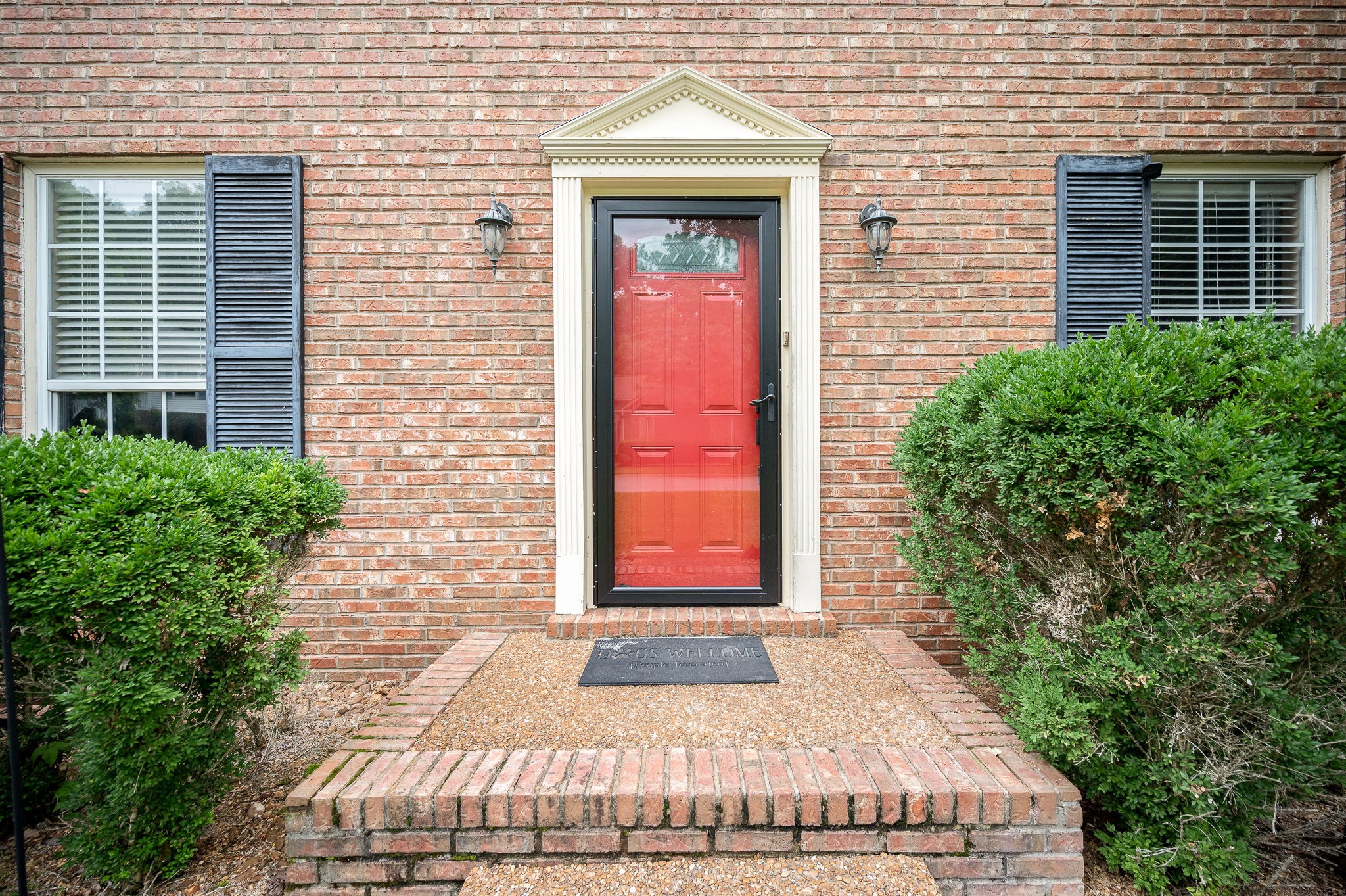1200 Springwood Dr