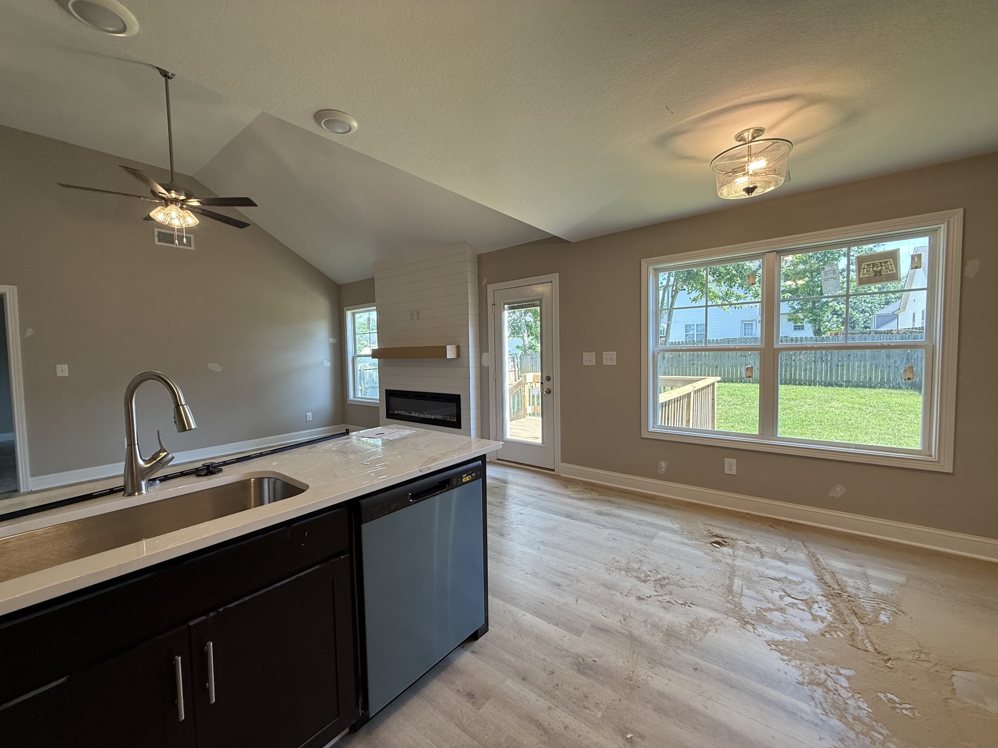 522 Sourwood Dr