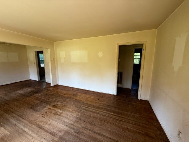 4907 Salem Dr