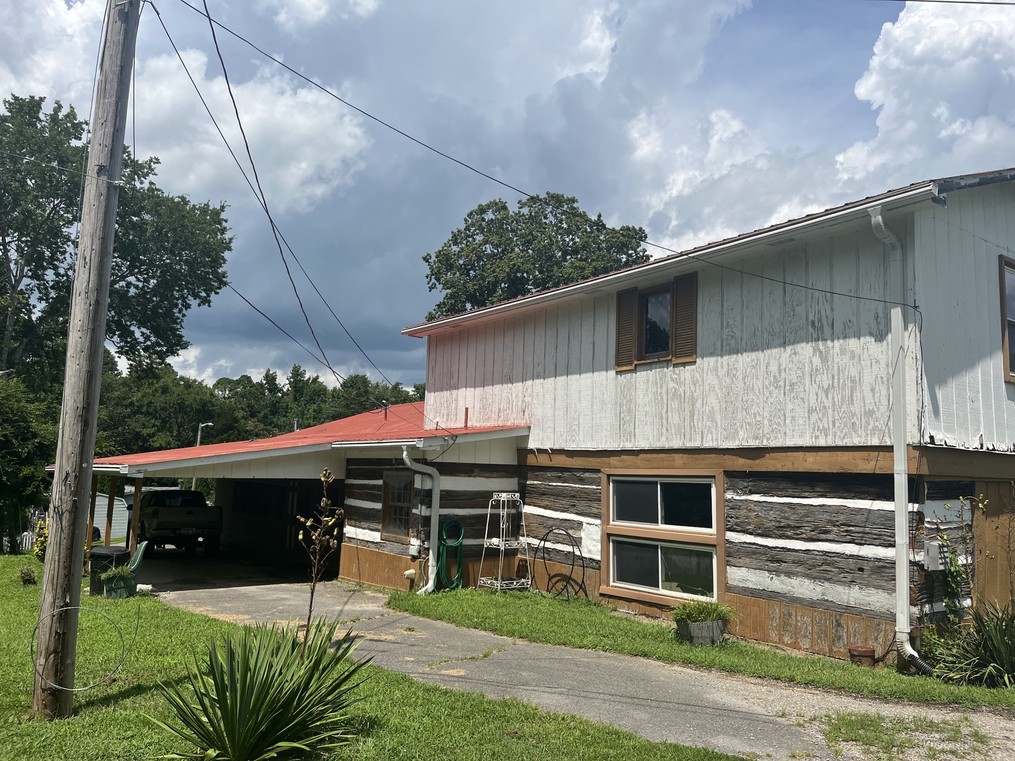 1321 Greenbrier Rd
