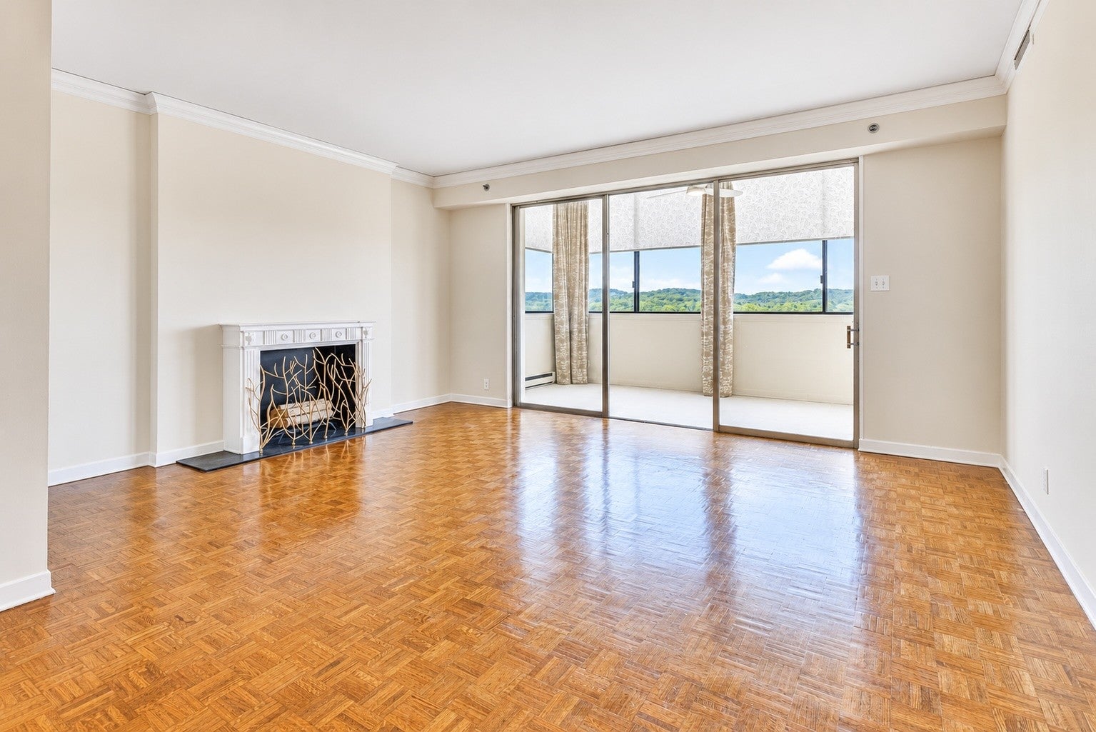 1-bed condo for sale in Nashville, TN 37205, 105 Leake Ave 93 105 Leake Ave 93, Nashville TN 37205 1-bed condo, photo 2 of 45
