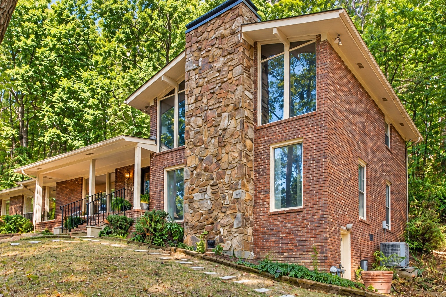5312 Lancelot Rd