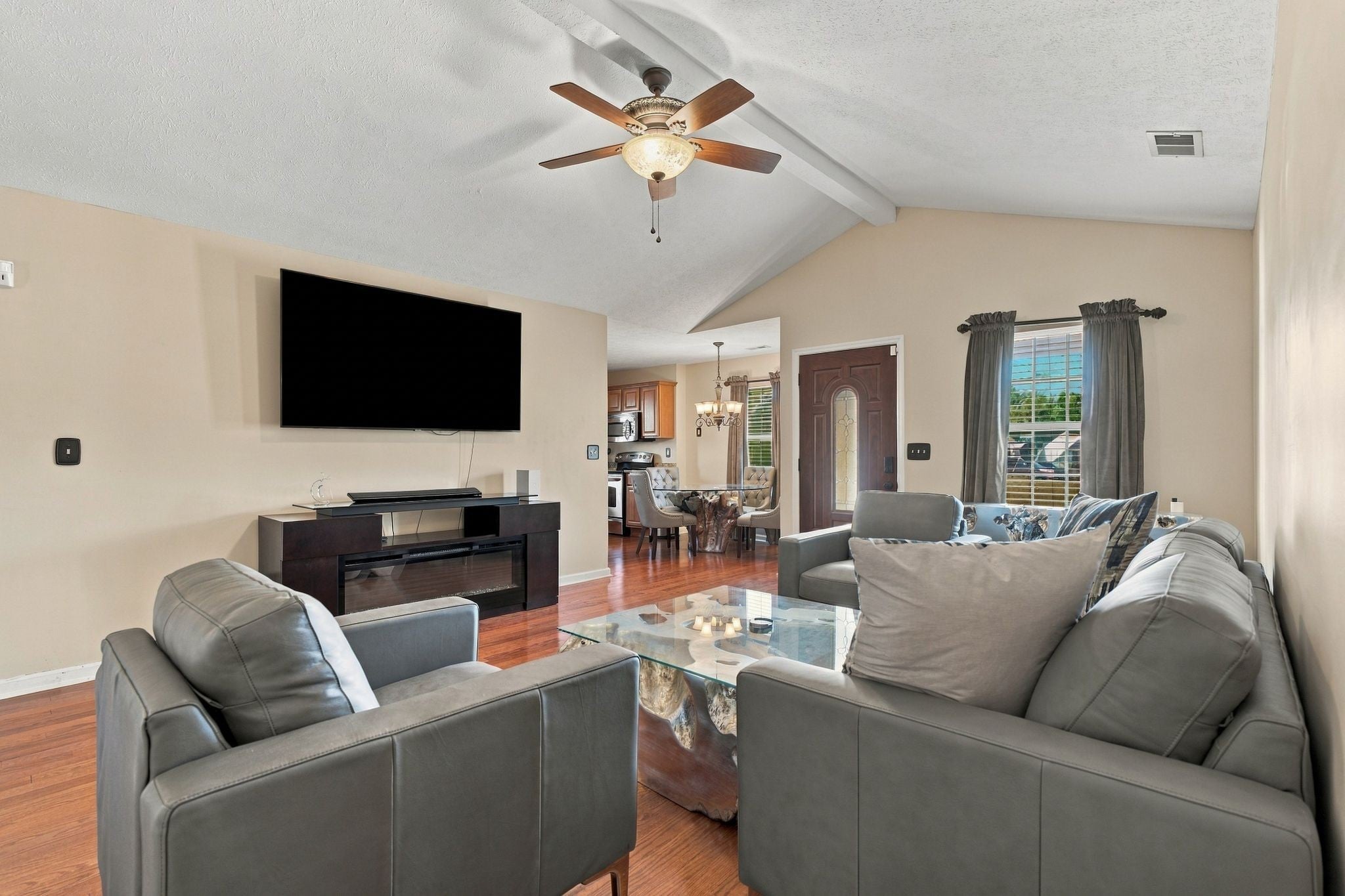 1533 Emerald Bay Blvd