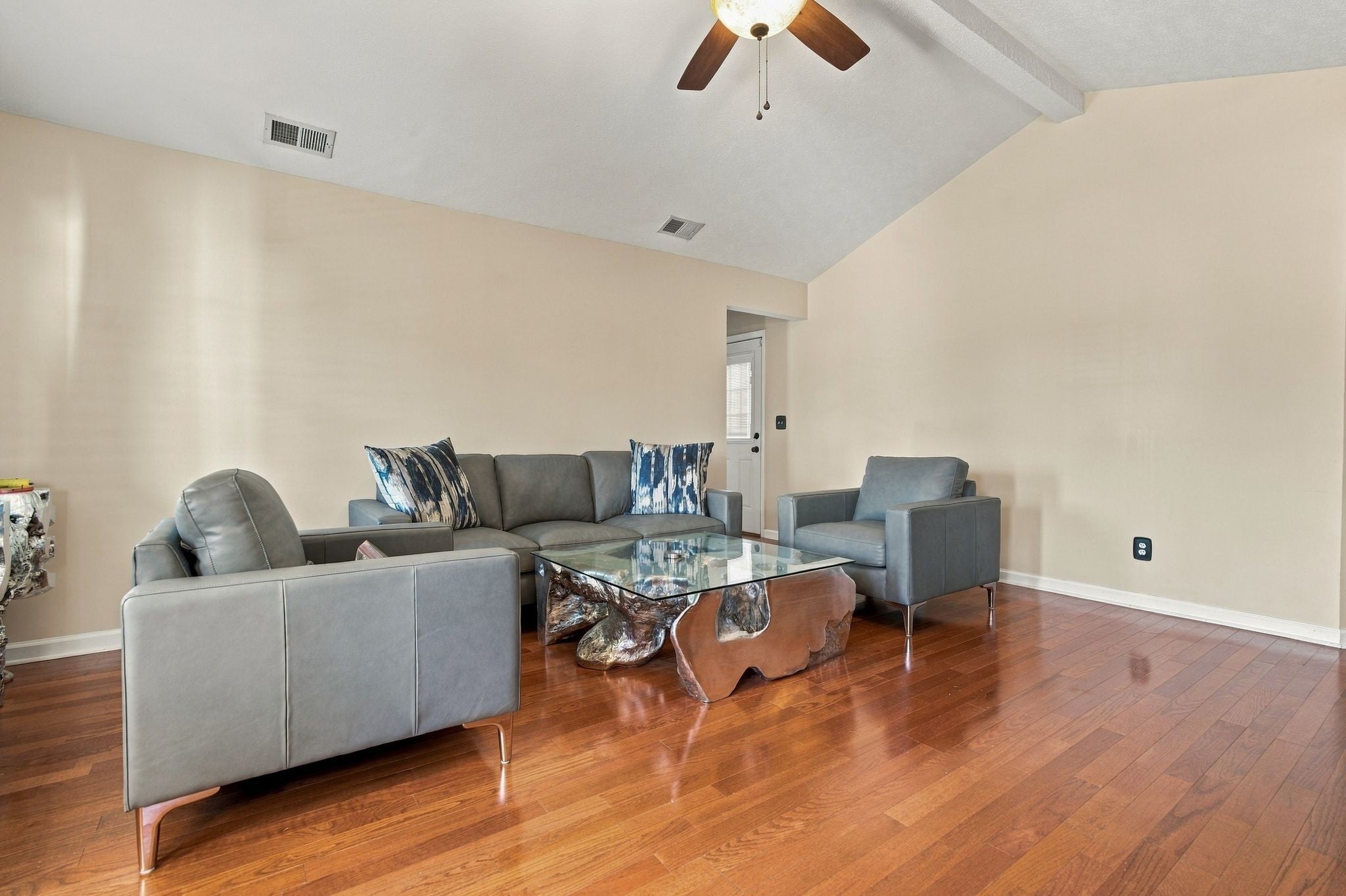 1533 Emerald Bay Blvd