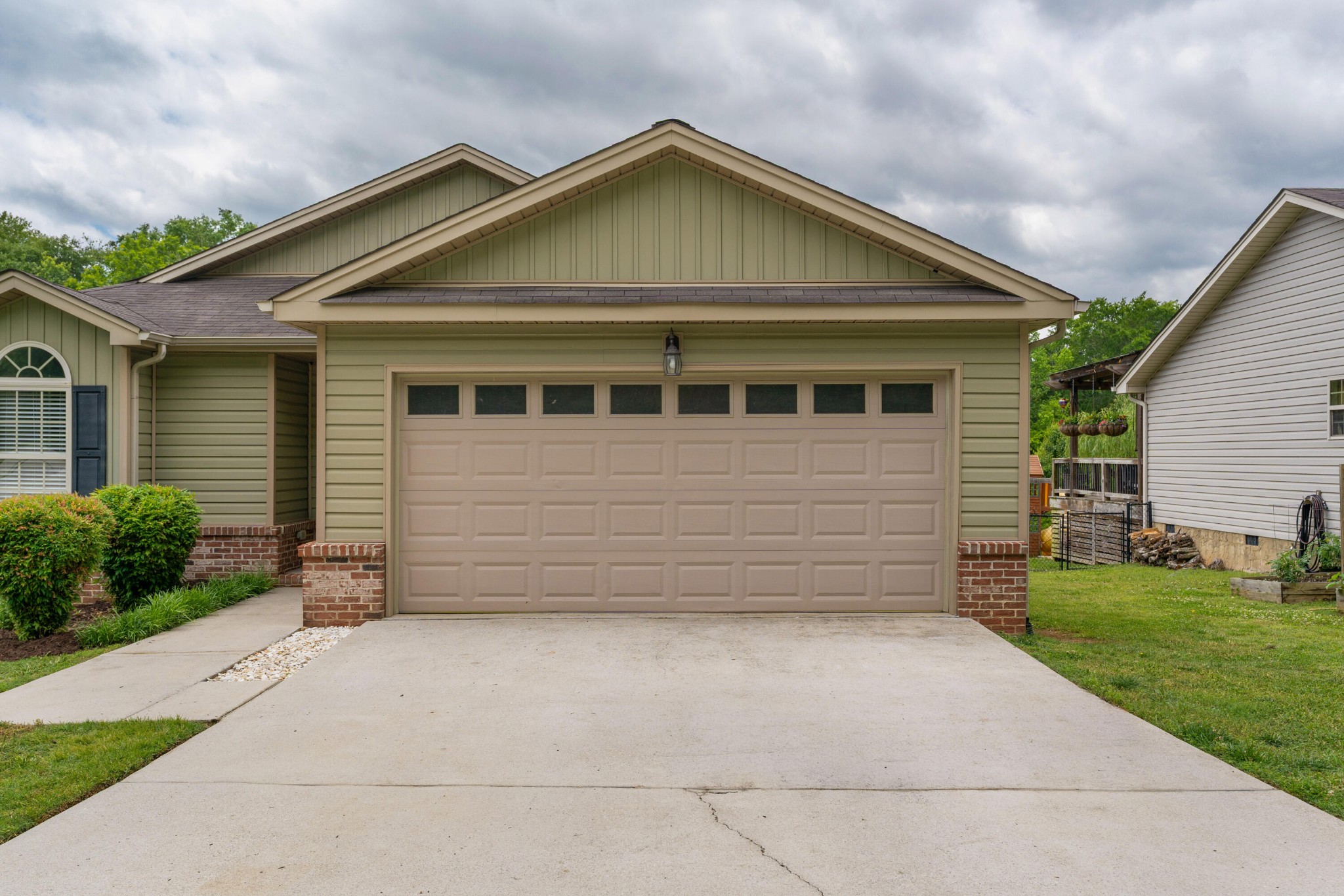 2774 Forest Road