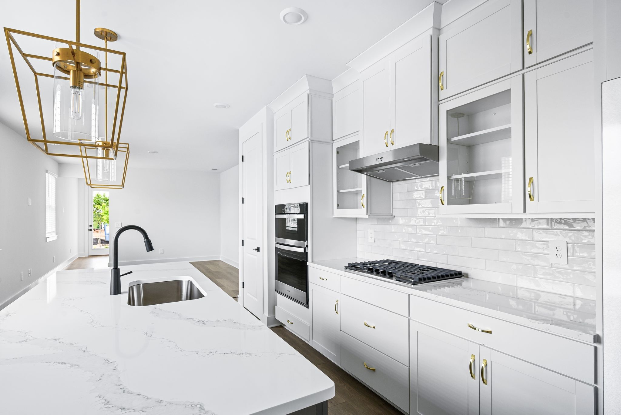 Franklin, Tennessee 37067, United States, 4 Bedrooms Bedrooms, ,4 BathroomsBathrooms,Residential,Pending,143582