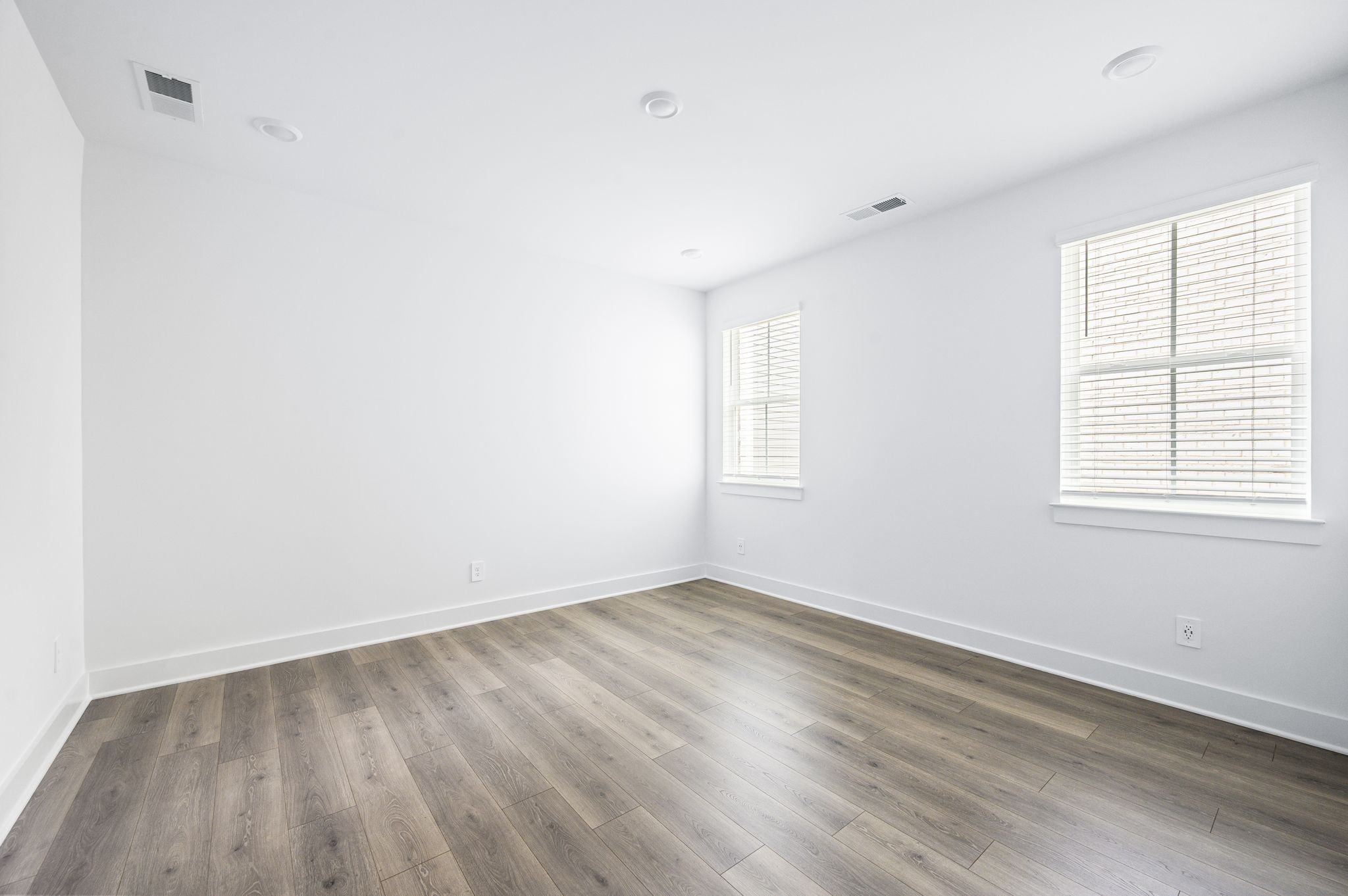 Franklin, Tennessee 37067, United States, 4 Bedrooms Bedrooms, ,4 BathroomsBathrooms,Residential,Pending,143582