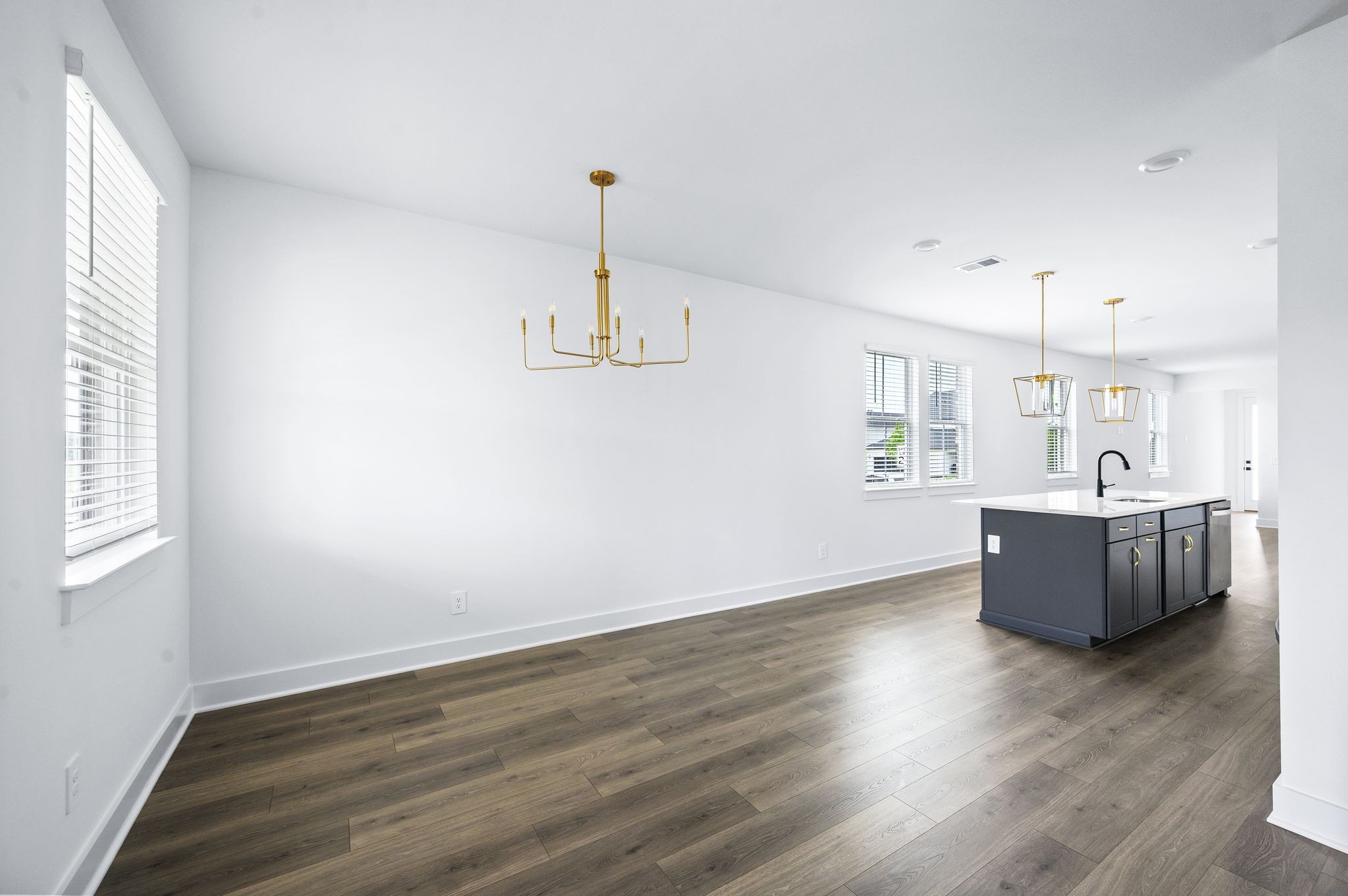 Franklin, Tennessee 37067, United States, 4 Bedrooms Bedrooms, ,4 BathroomsBathrooms,Residential,Pending,143582