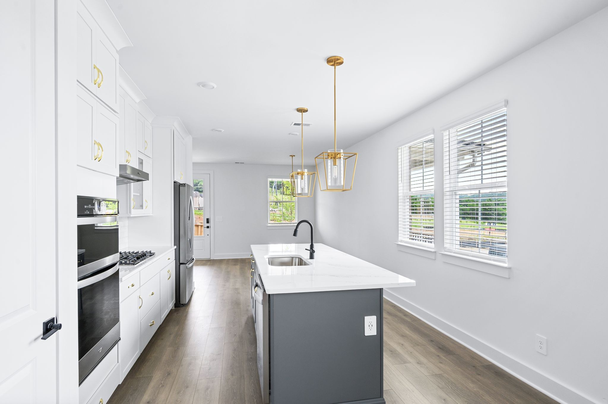 Franklin, Tennessee 37067, United States, 4 Bedrooms Bedrooms, ,4 BathroomsBathrooms,Residential,Pending,143582