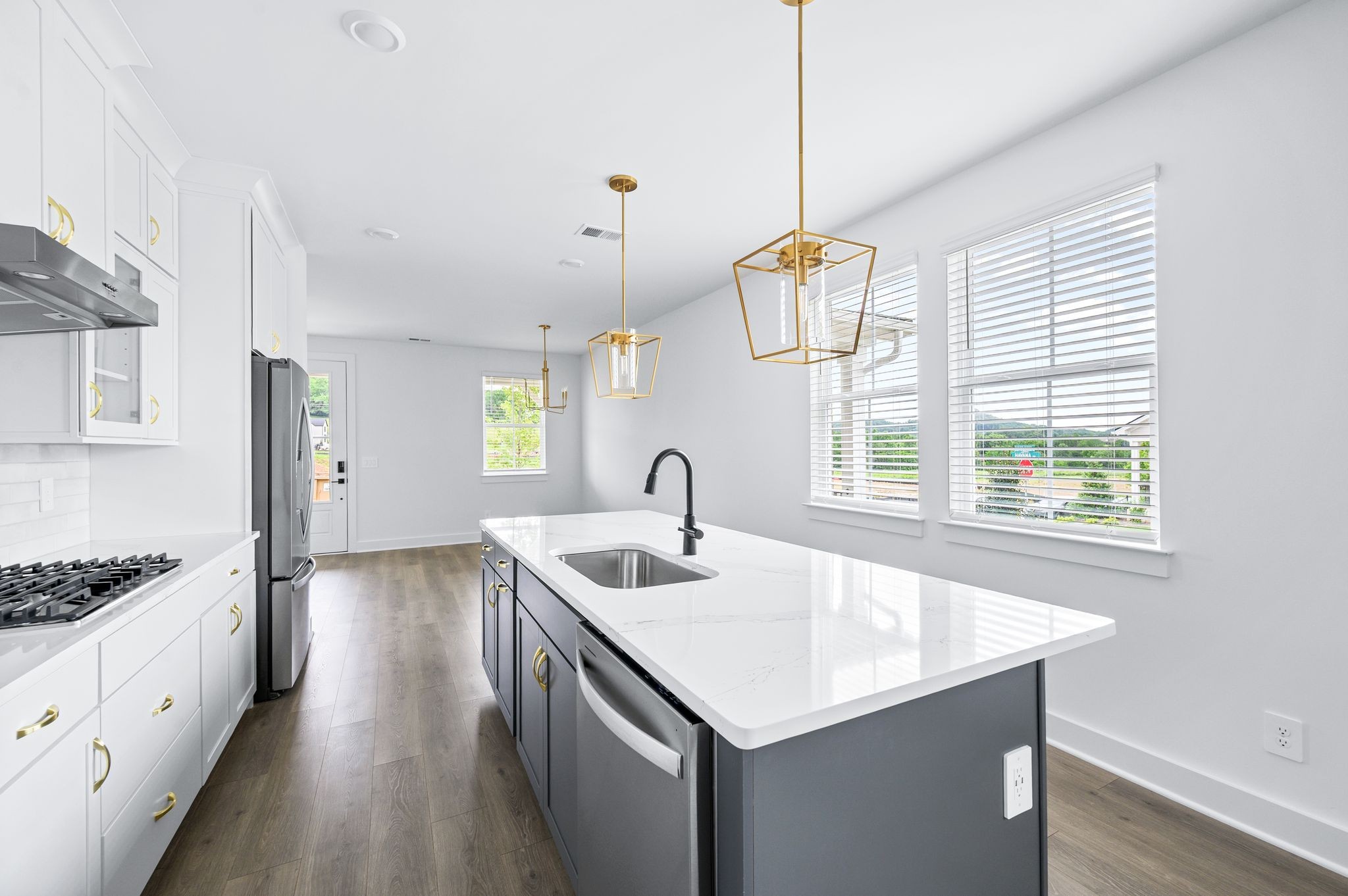 Franklin, Tennessee 37067, United States, 4 Bedrooms Bedrooms, ,4 BathroomsBathrooms,Residential,Pending,143582