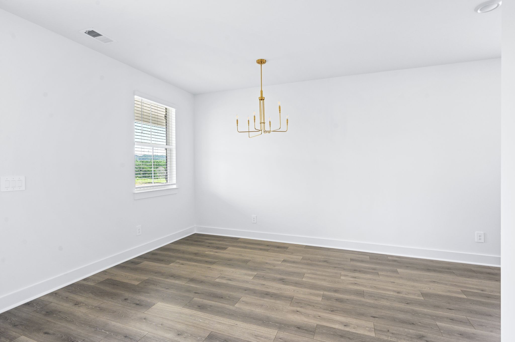 Franklin, Tennessee 37067, United States, 4 Bedrooms Bedrooms, ,4 BathroomsBathrooms,Residential,Pending,143582