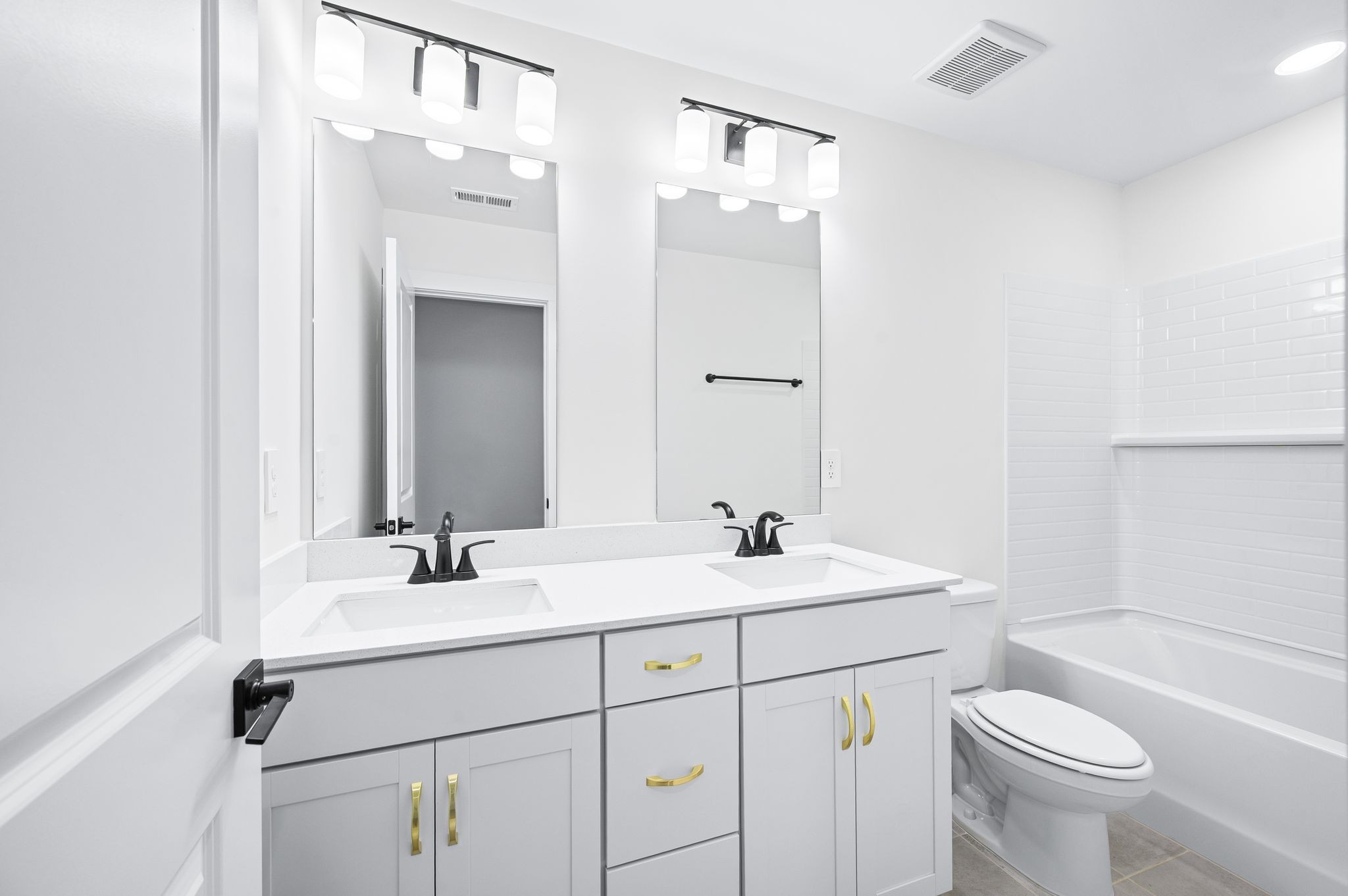 Franklin, Tennessee 37067, United States, 4 Bedrooms Bedrooms, ,4 BathroomsBathrooms,Residential,Pending,143582