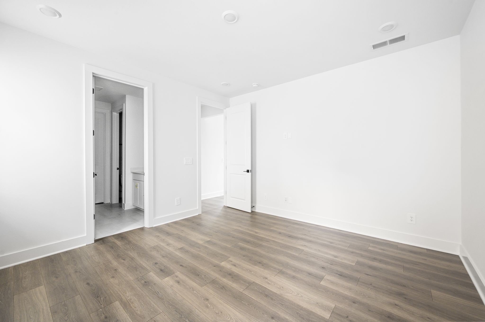 Franklin, Tennessee 37067, United States, 4 Bedrooms Bedrooms, ,4 BathroomsBathrooms,Residential,Pending,143582