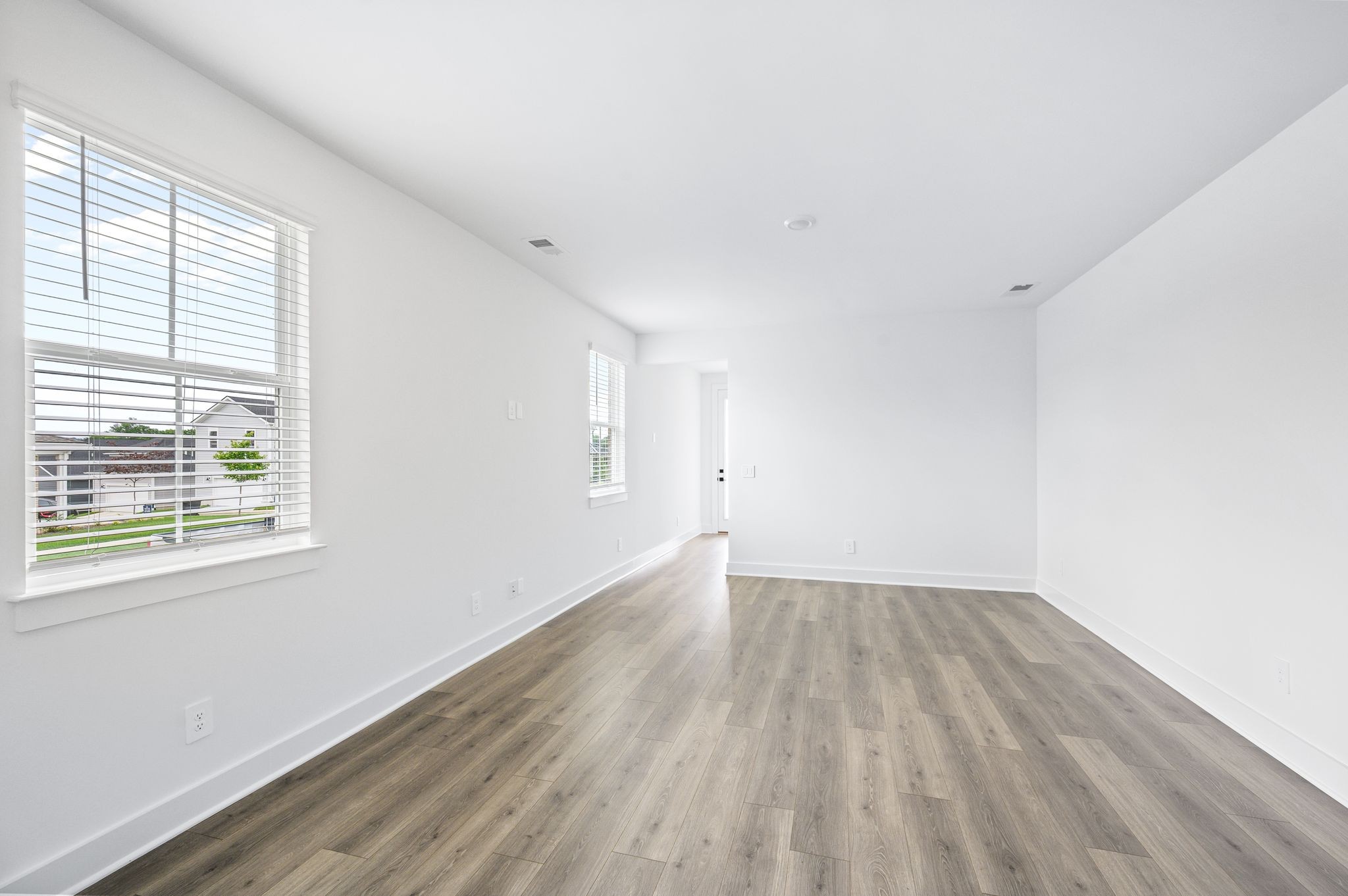 Franklin, Tennessee 37067, United States, 4 Bedrooms Bedrooms, ,4 BathroomsBathrooms,Residential,Pending,143582