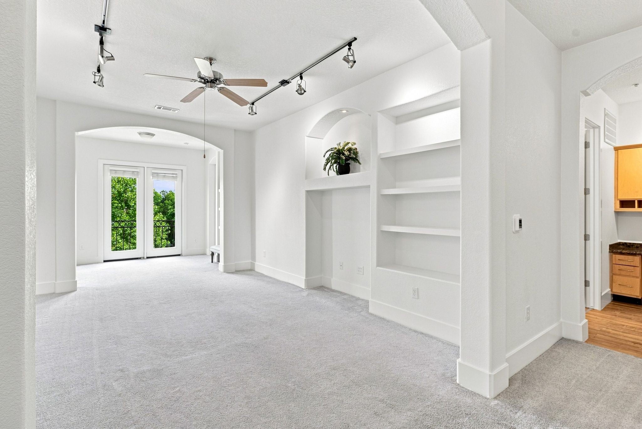 2-bed listing at 2600 Hillsboro Pike 327, Nashville