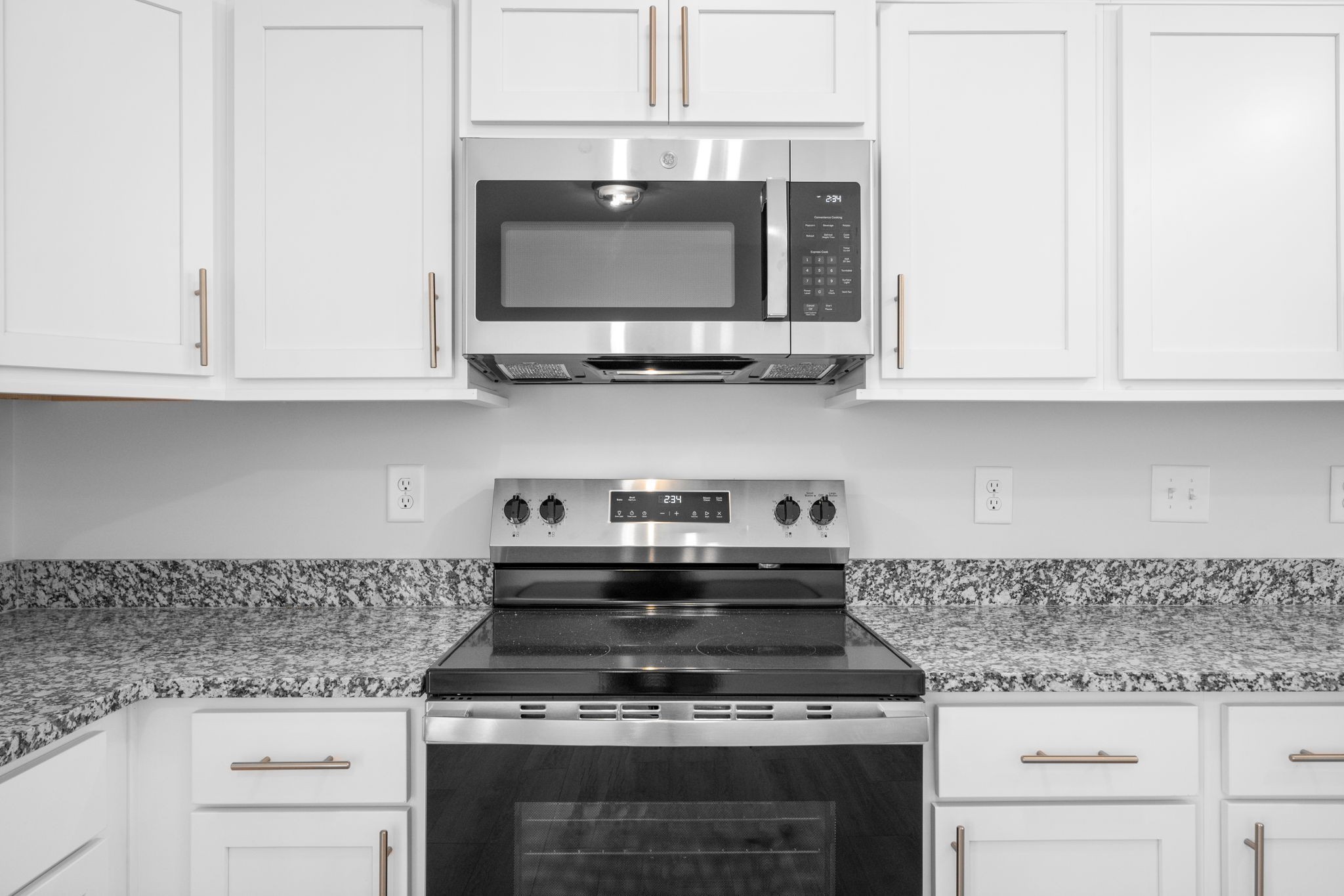 Clarksville, Tennessee 37043, United States, 2 Bedrooms Bedrooms, ,3 BathroomsBathrooms,Residential,Active,103433