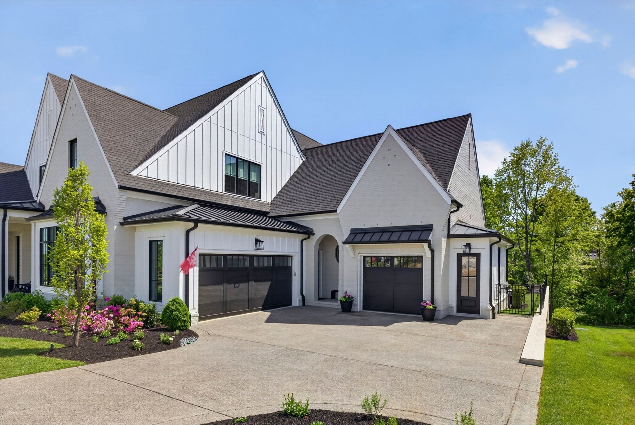 8860 Edgecomb Dr
