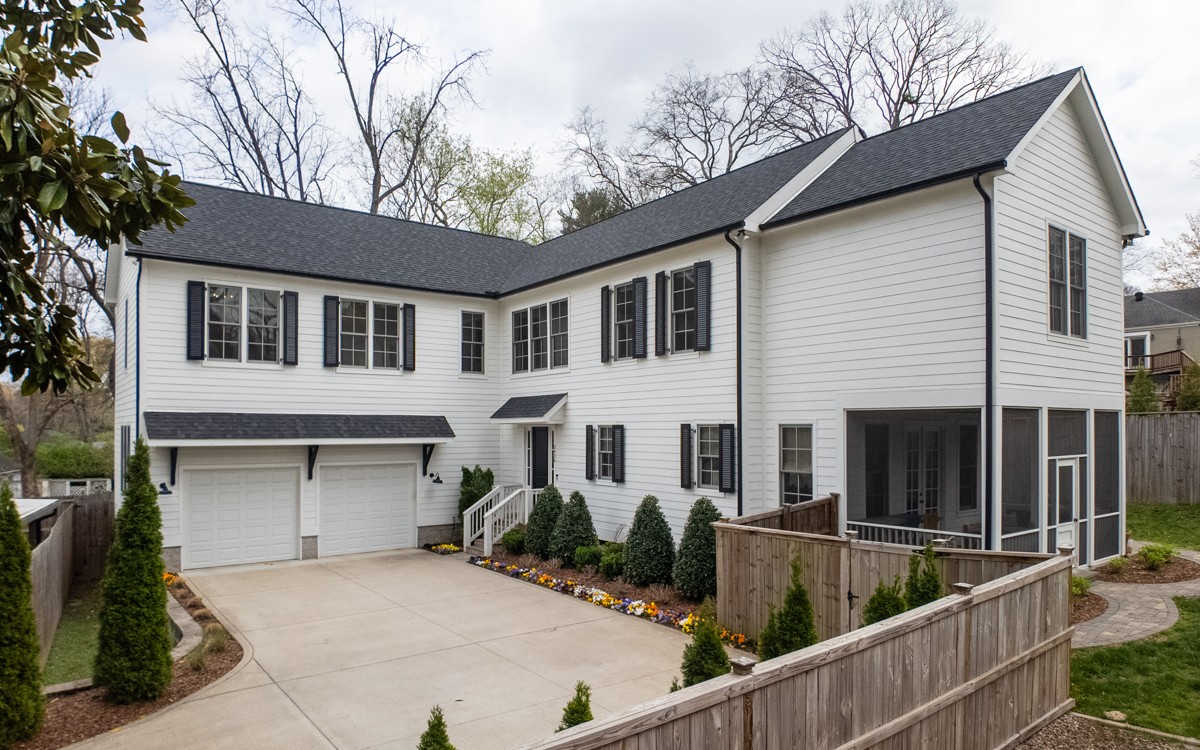 3426 Springbrook Dr