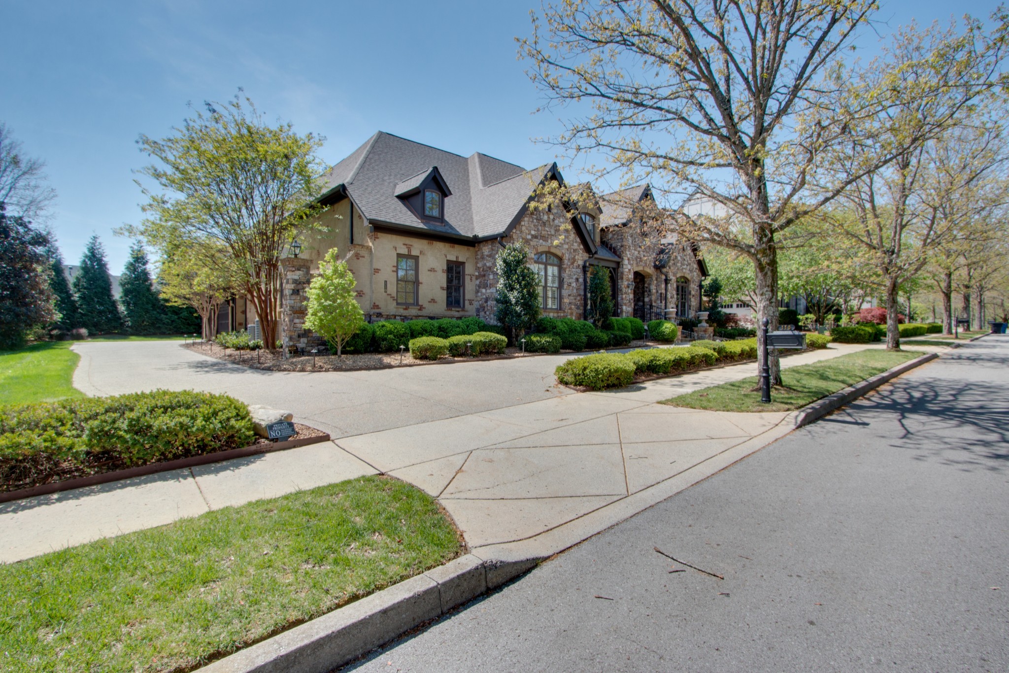 110 Stream Valley Blvd