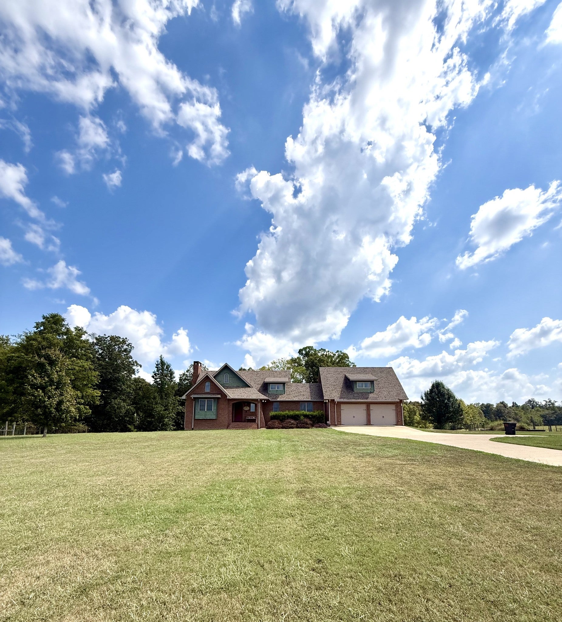 44 Westside Rd S