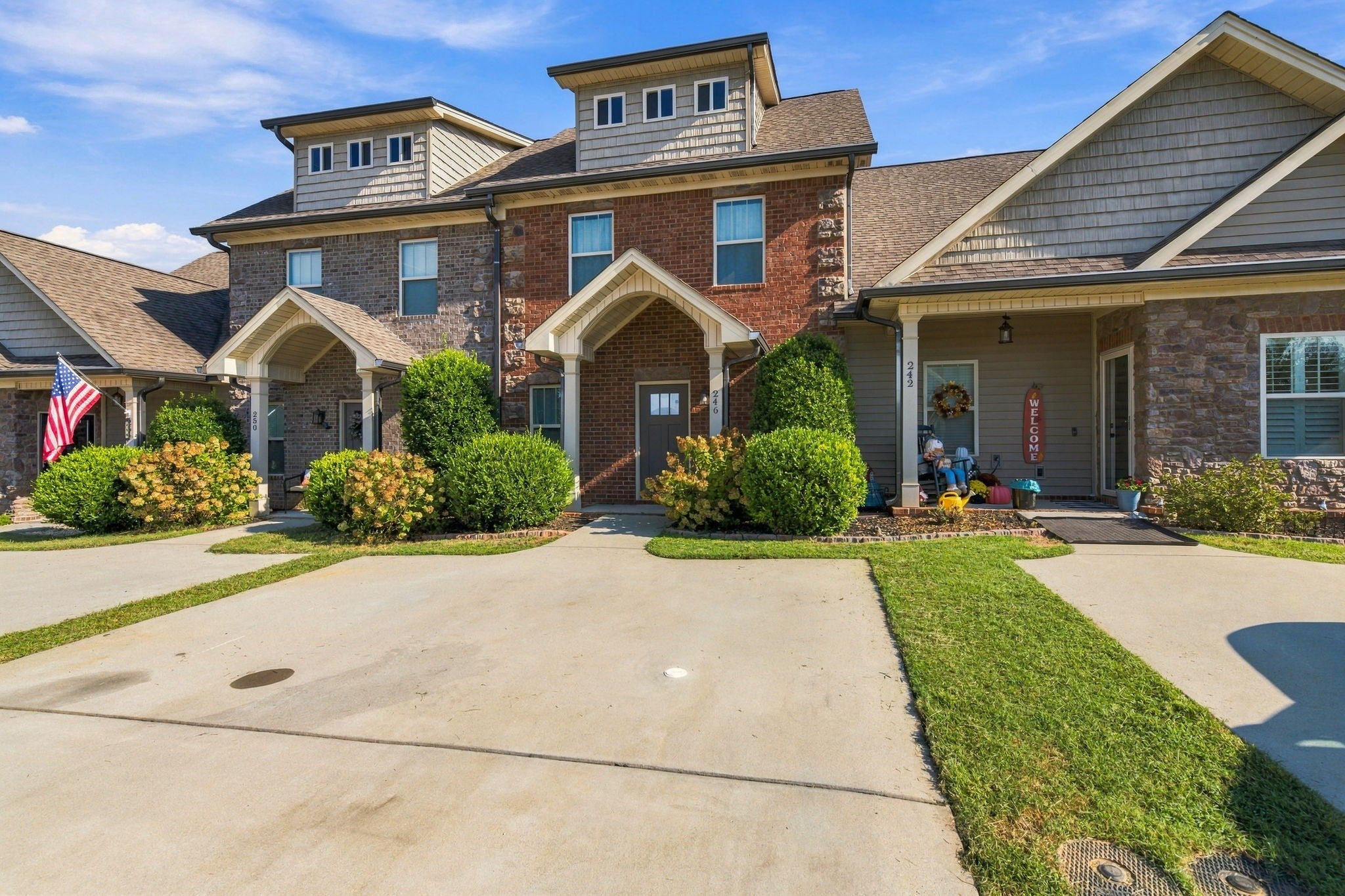 246 Bellingham Dr NE