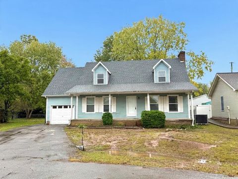 3520 Rocky Point Dr Hopkinsville KY 42240