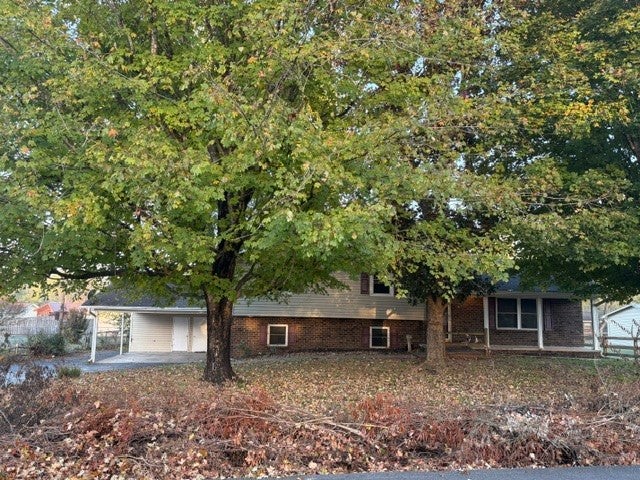 4527 Lee Dr NW
