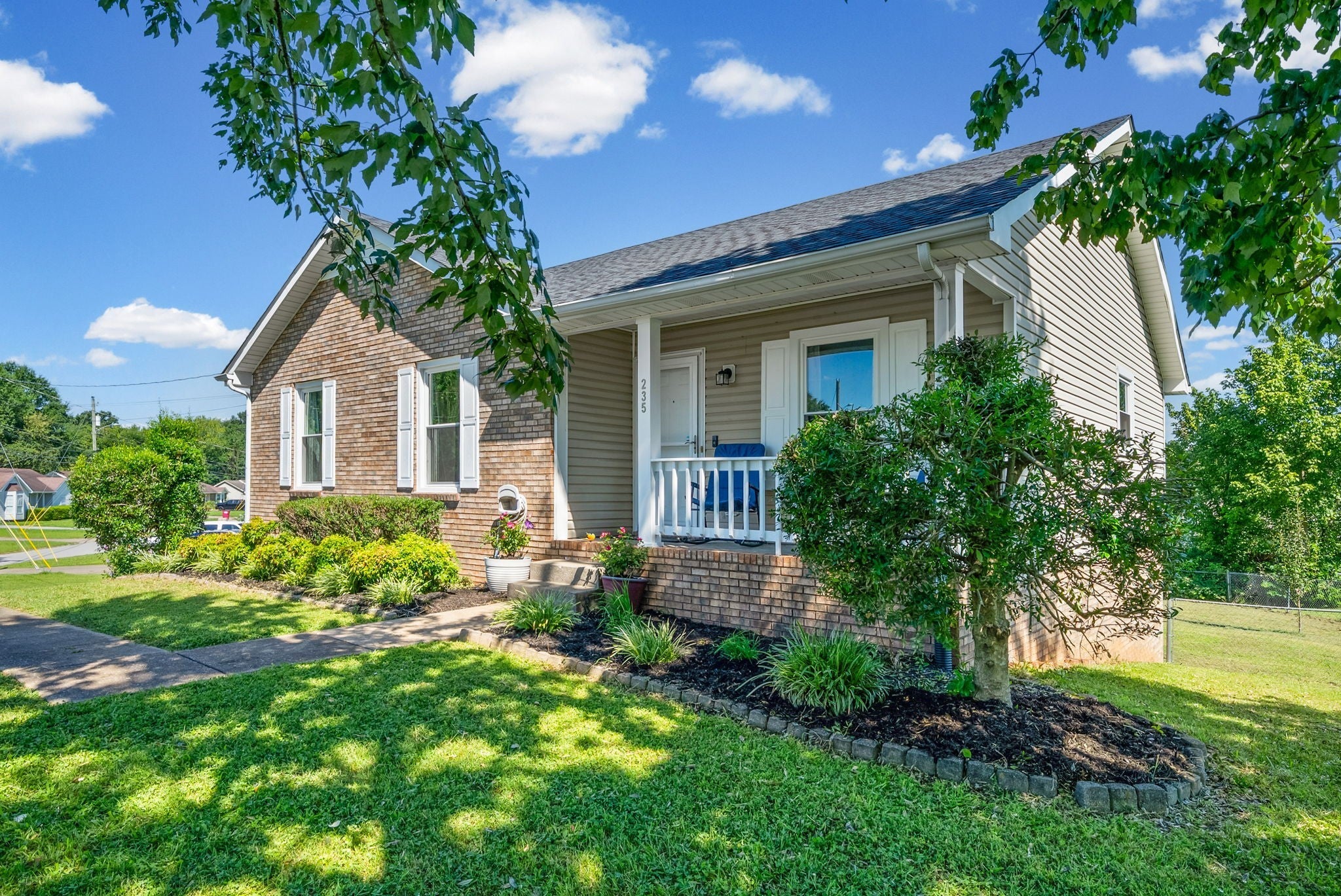 235 Short St