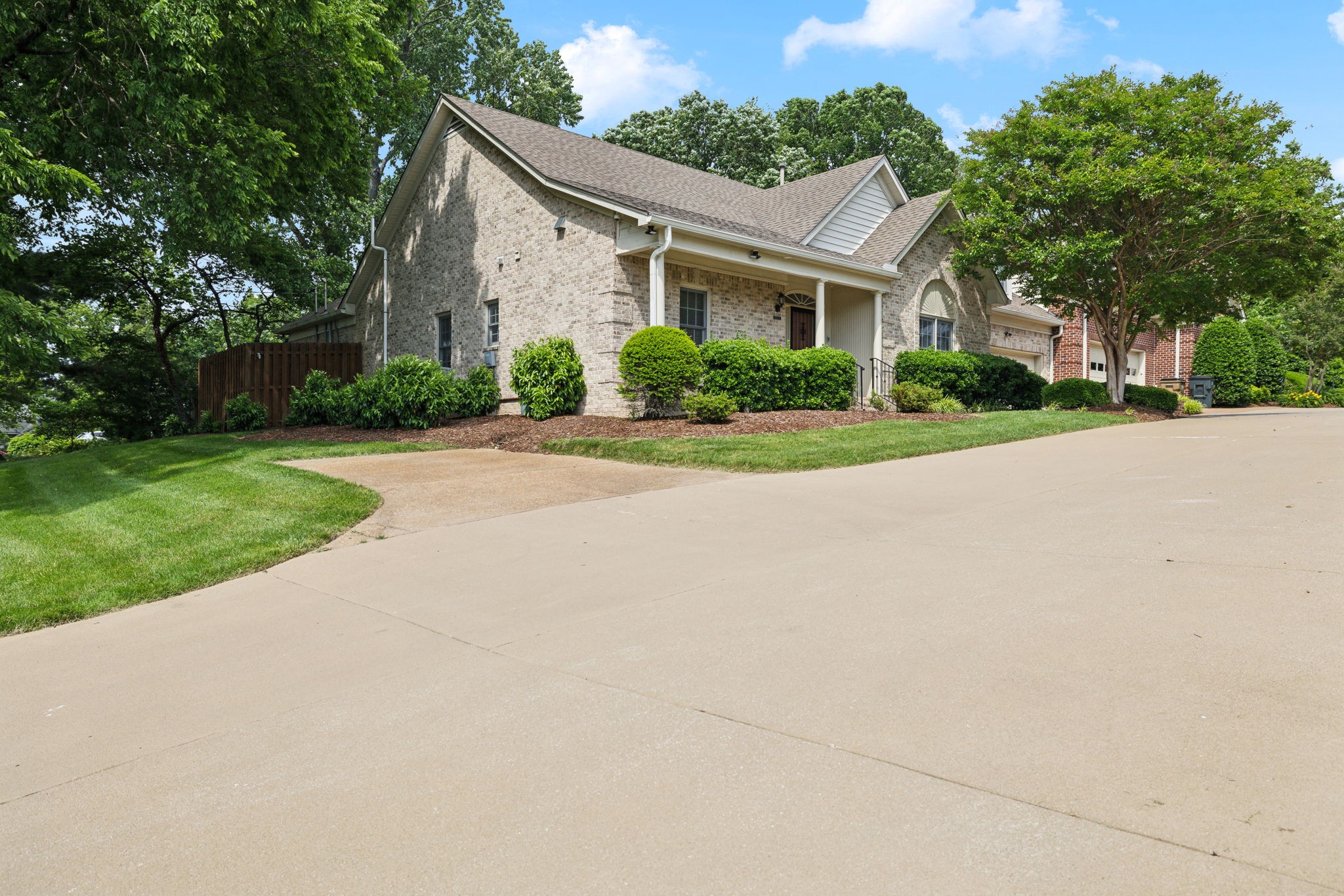 2812A White Oak Dr