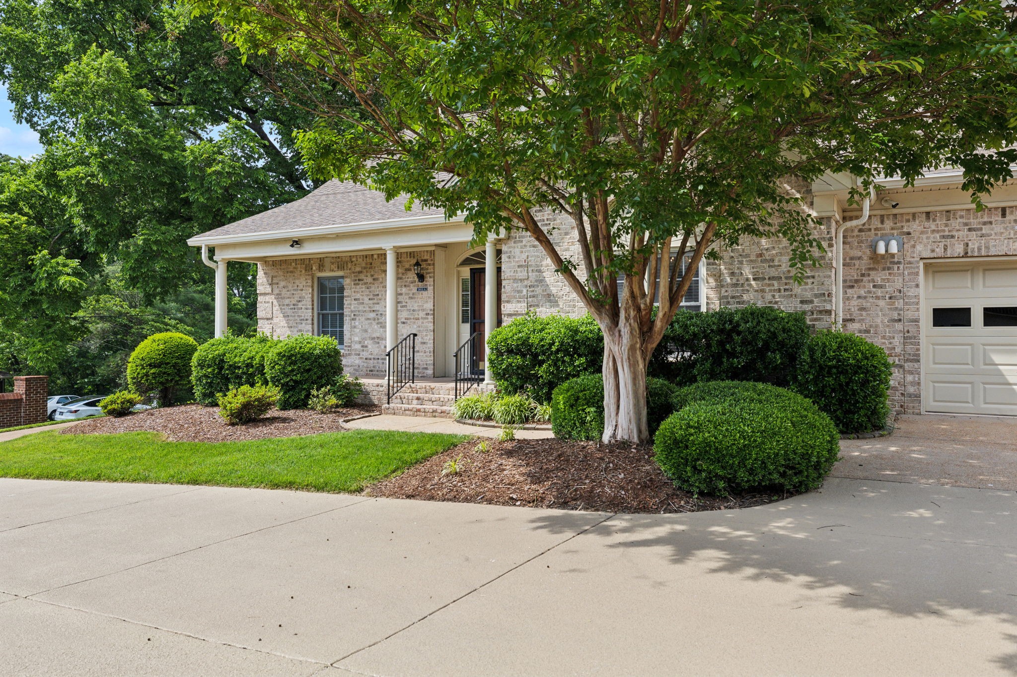 2812A White Oak Dr