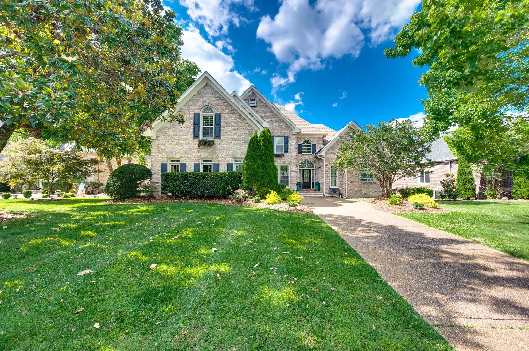 240 Temple Crest Trl