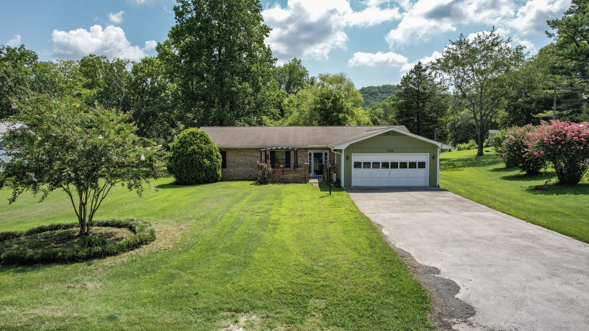 120 Brook Drive NW