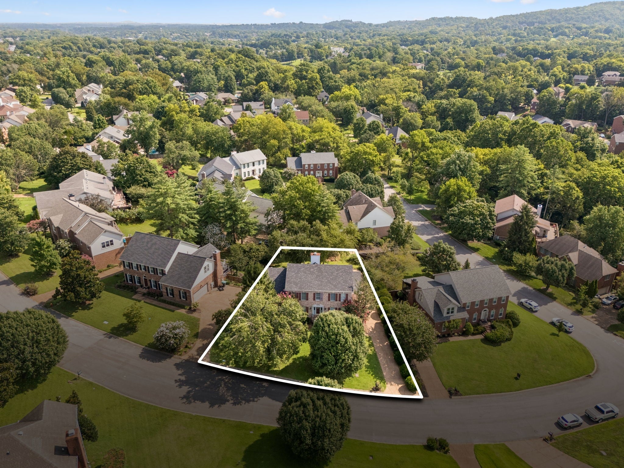 3-bed listing at 1077 Beech Tree Ln, Brentwood