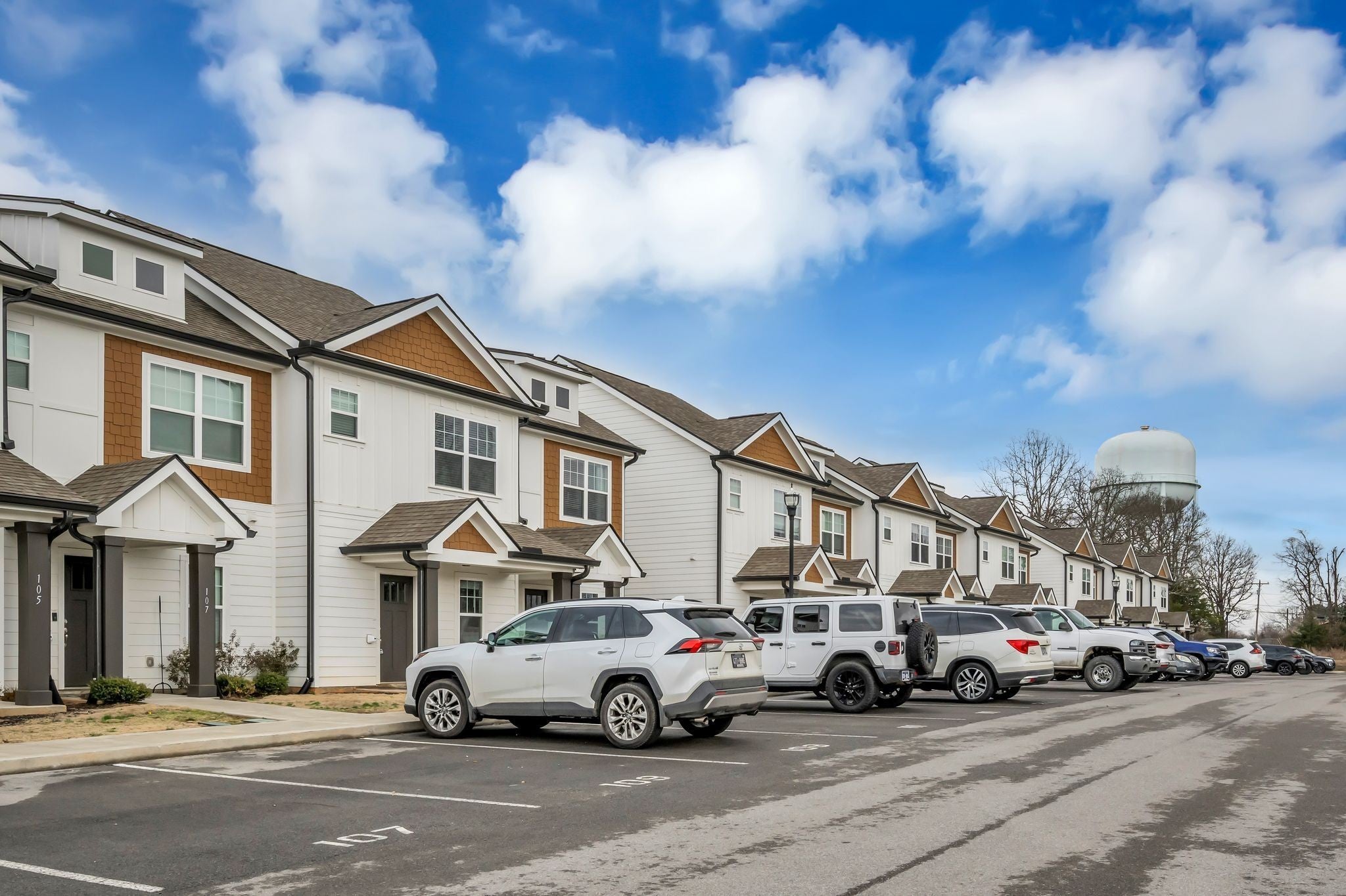 203 E Forge Ct