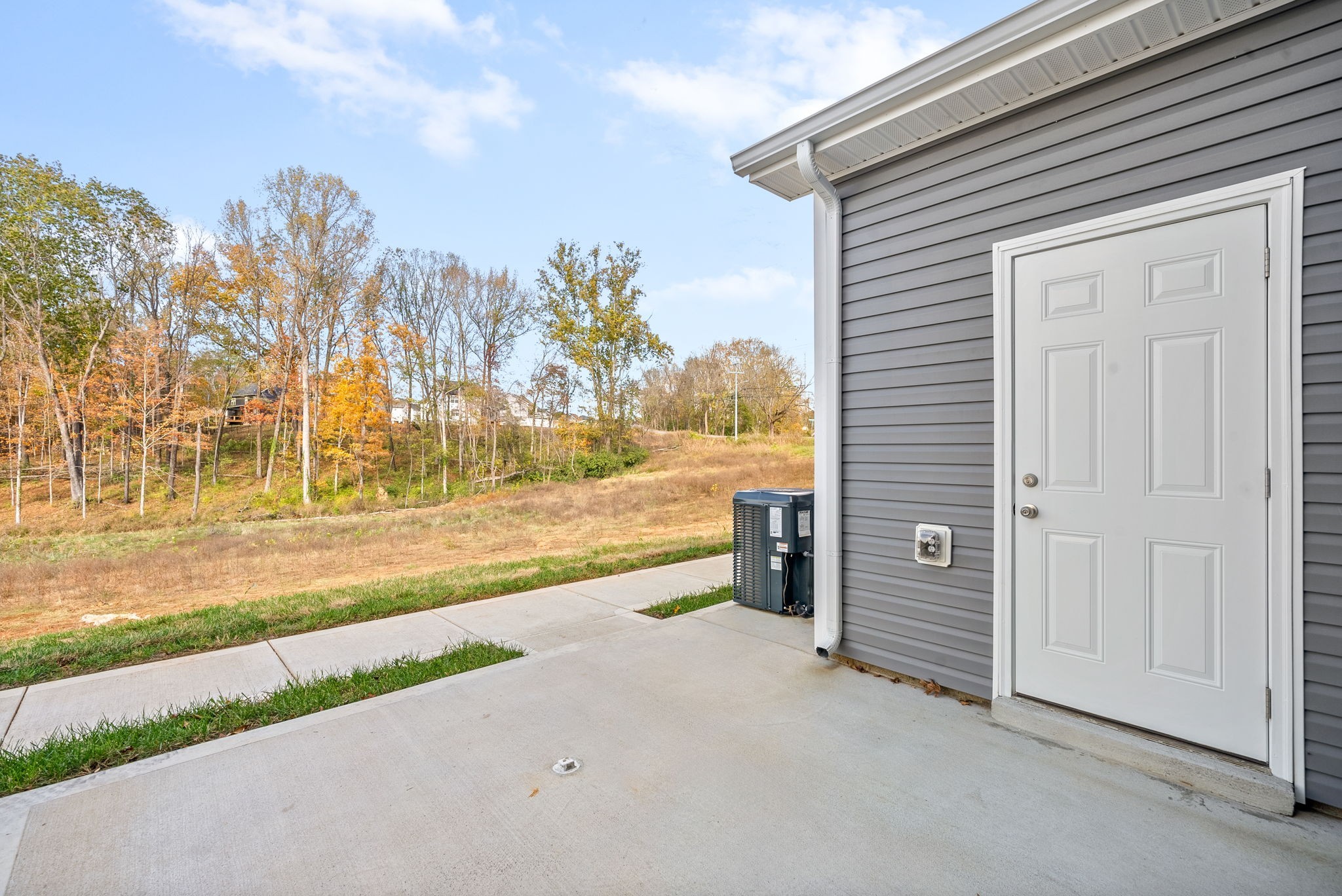 Clarksville, Tennessee 37043, United States, 2 Bedrooms Bedrooms, ,3 BathroomsBathrooms,Residential,Active,103430