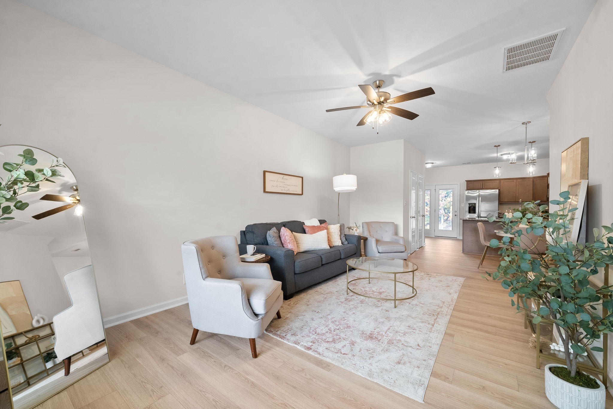 Clarksville, Tennessee 37043, United States, 2 Bedrooms Bedrooms, ,3 BathroomsBathrooms,Residential,Active,103430