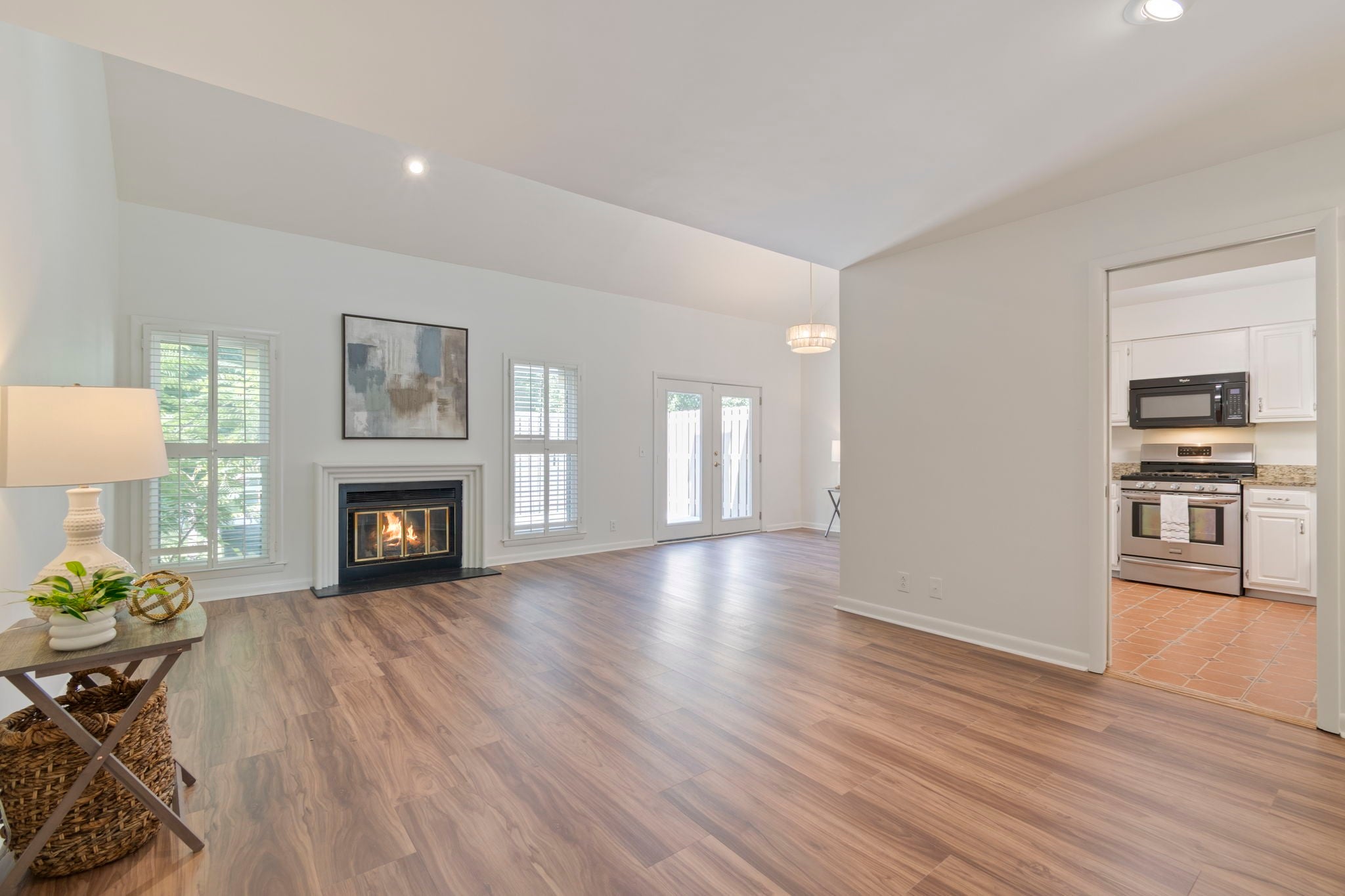 529 Belle Pointe Ct