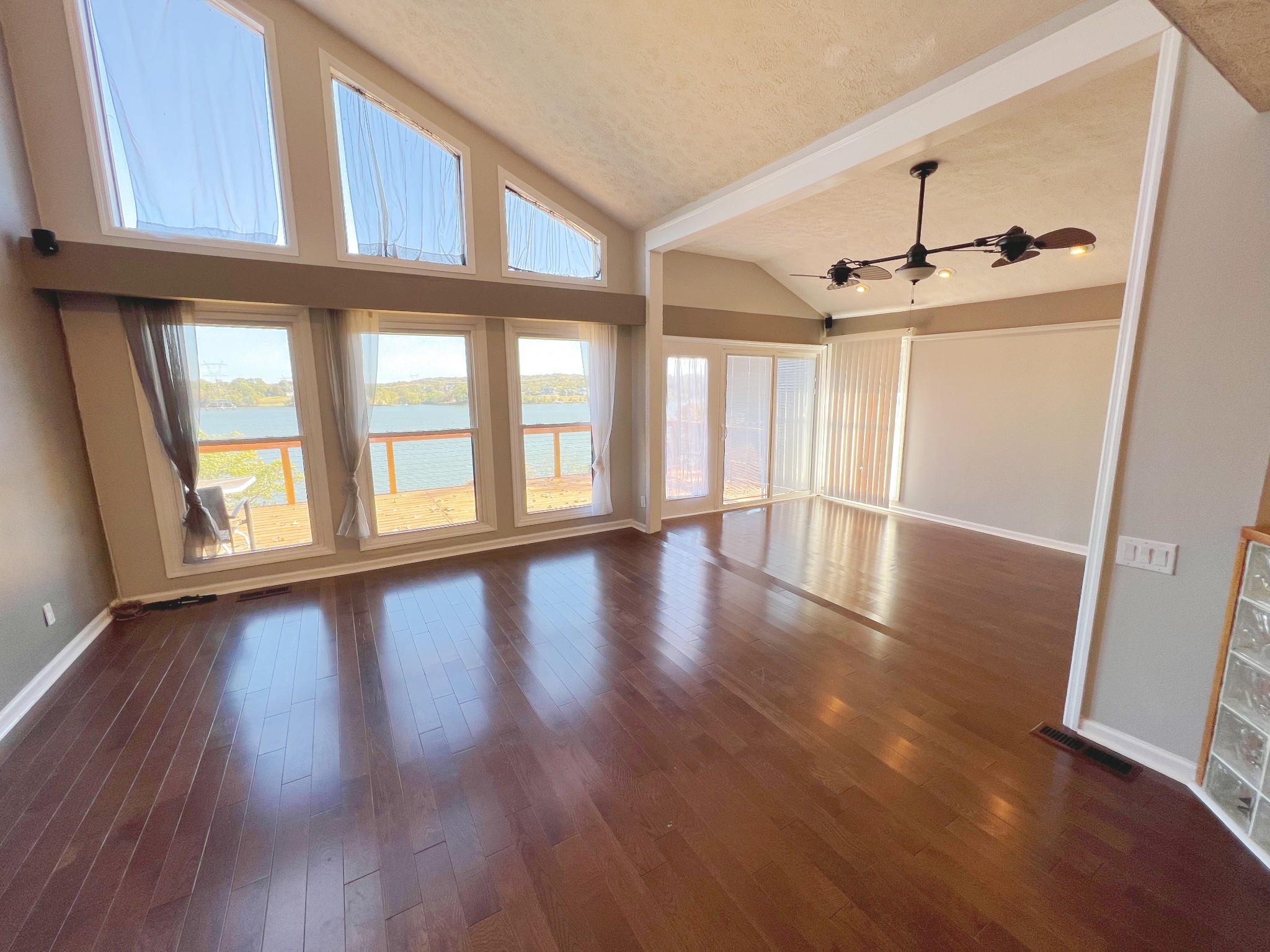 1068 Hickory Harbor Dr