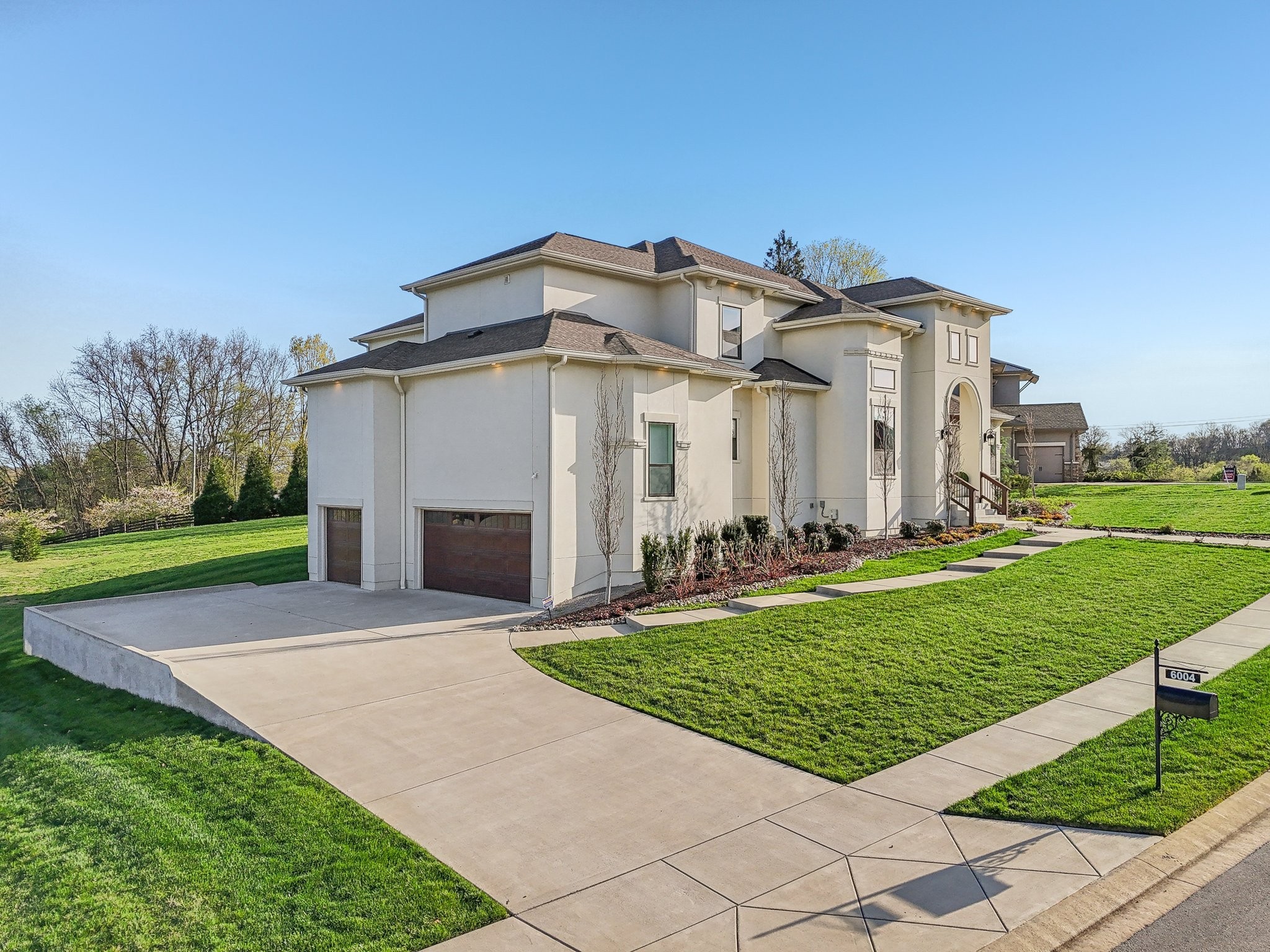 6004 Lookaway Cir