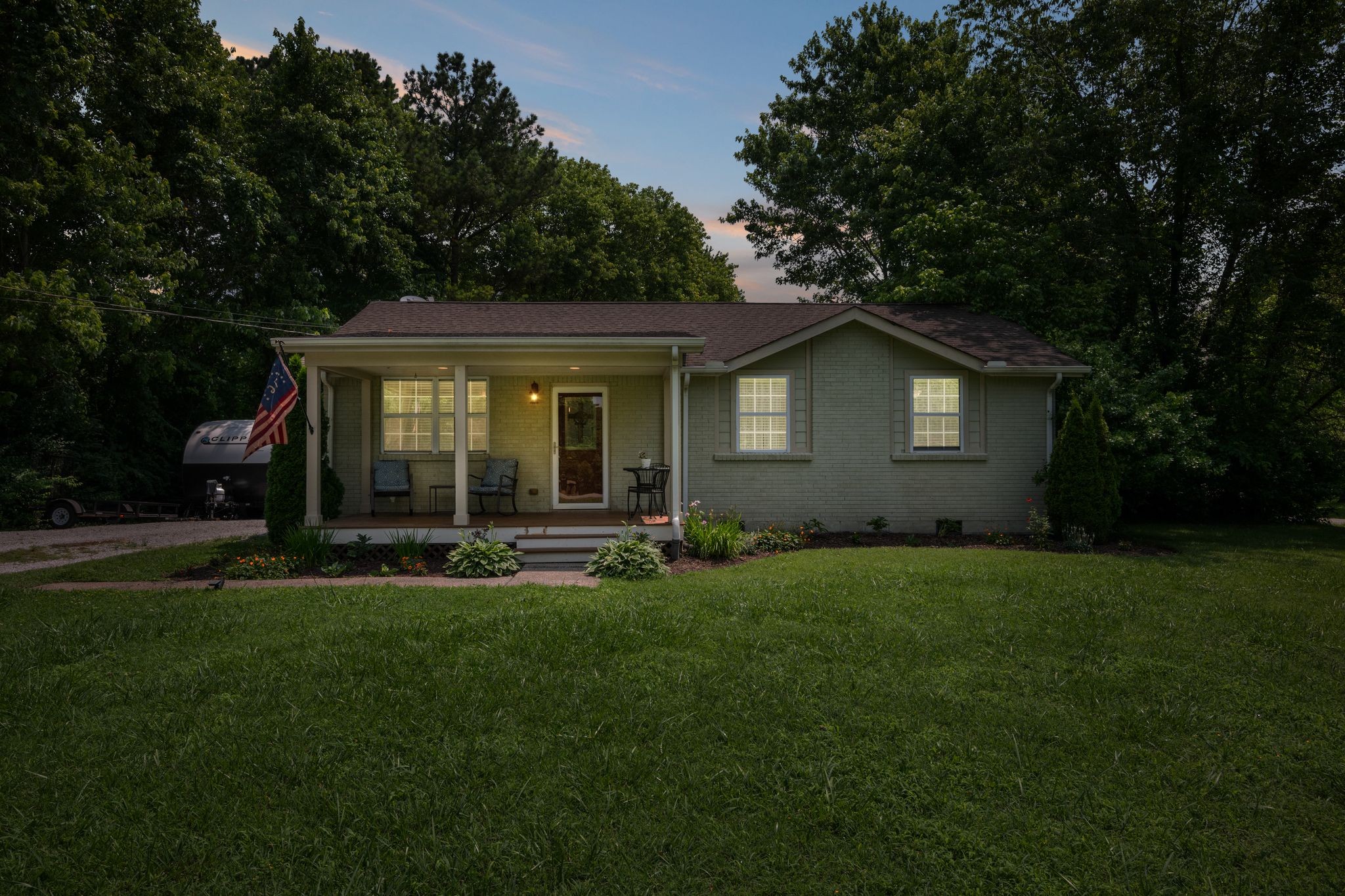 7116 Meadow View Dr