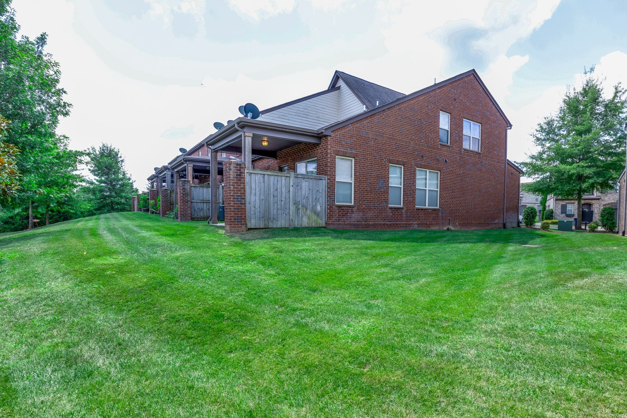 2040 Bungalow Dr